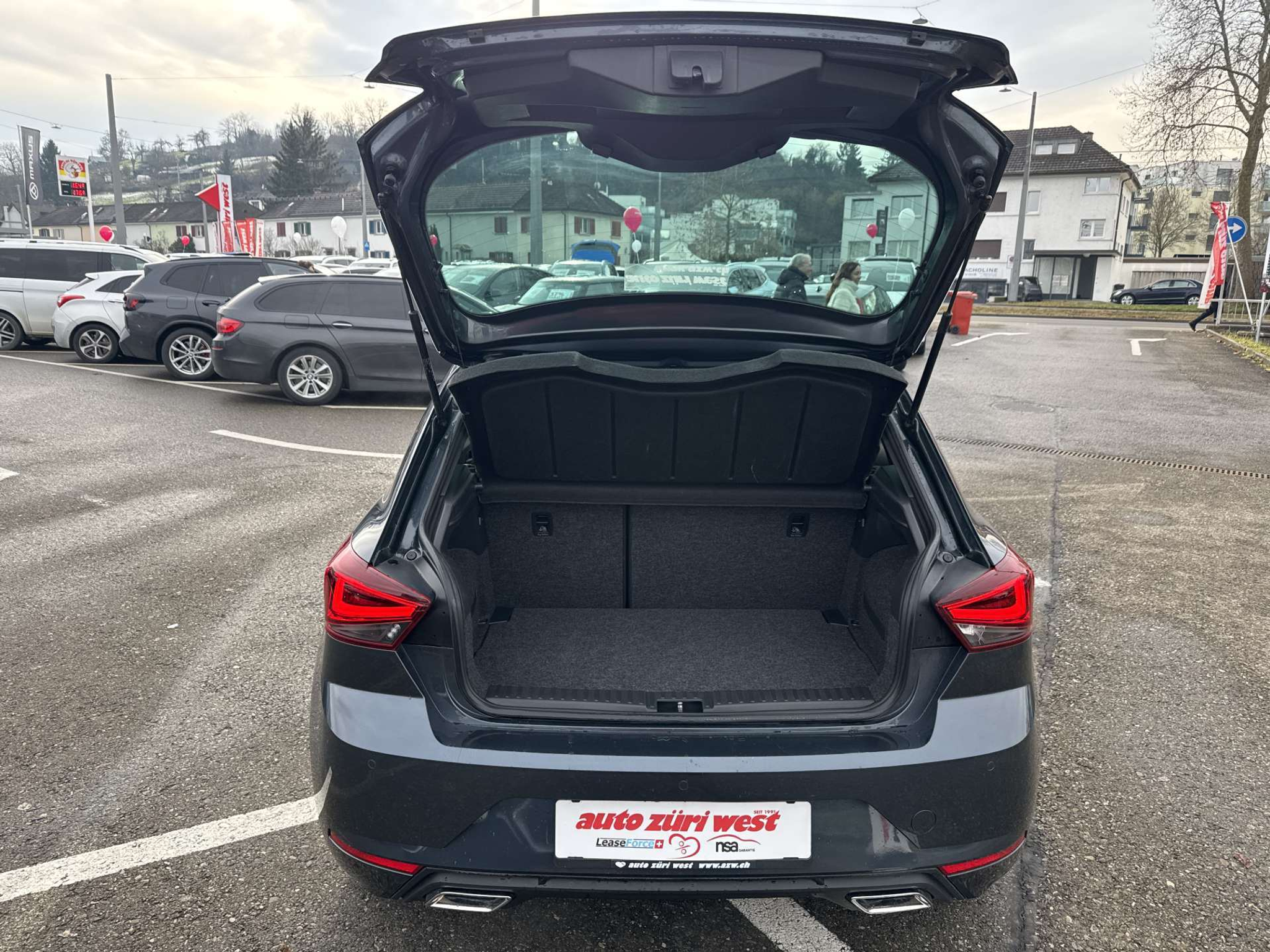 listing desktop thumbnail image 7