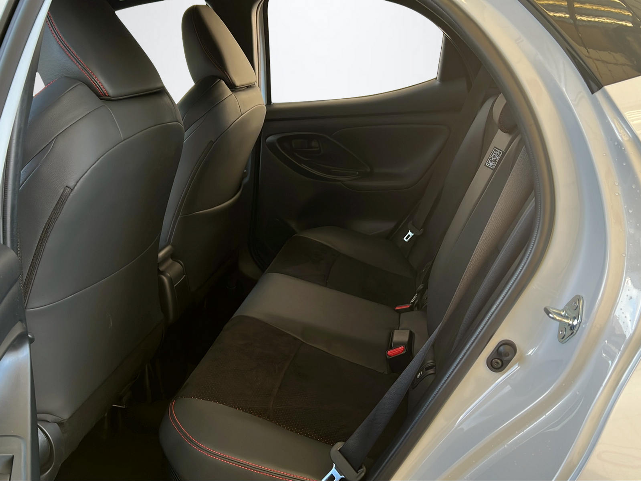 listing desktop thumbnail image 10