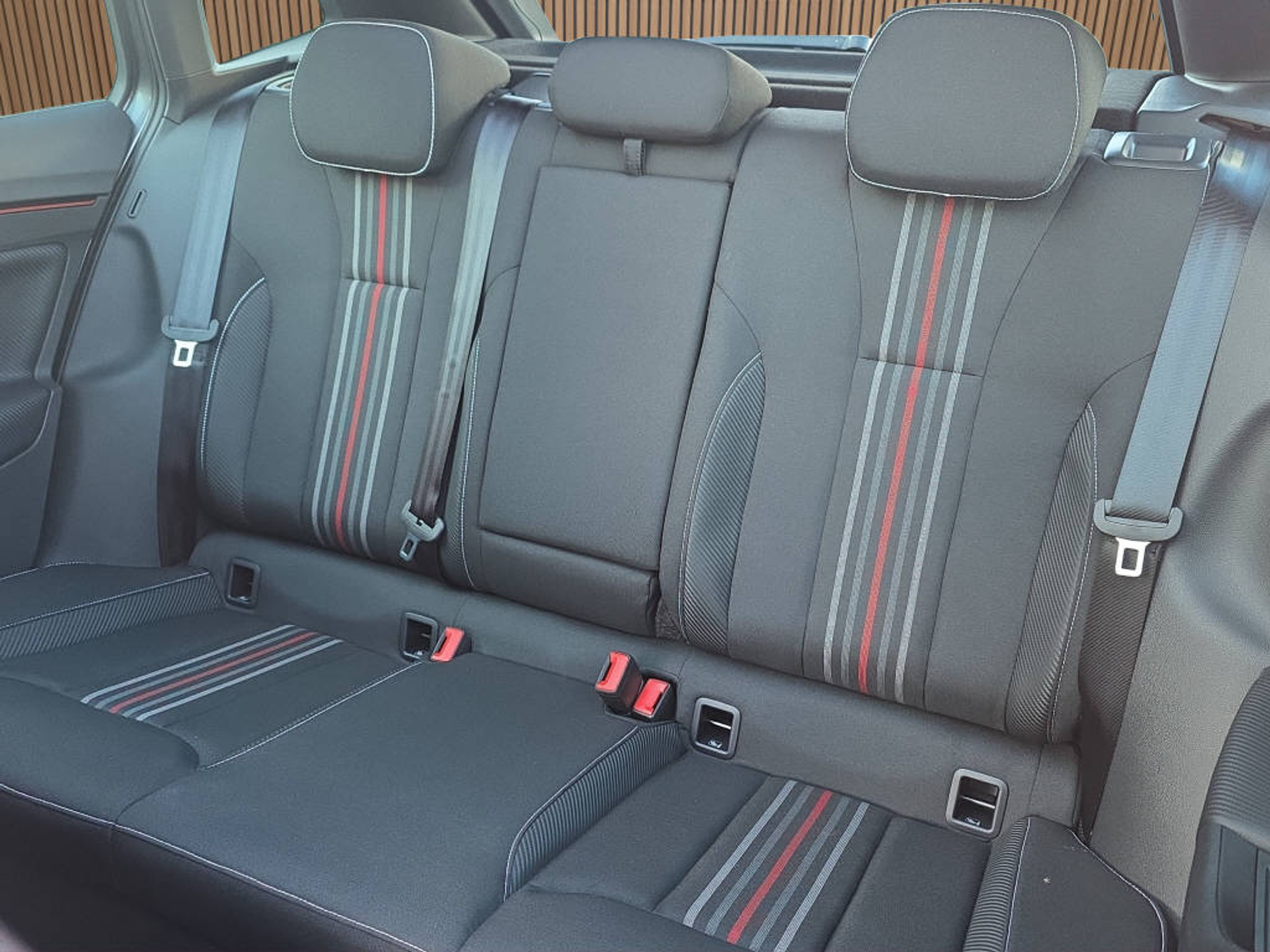 listing desktop thumbnail image 14