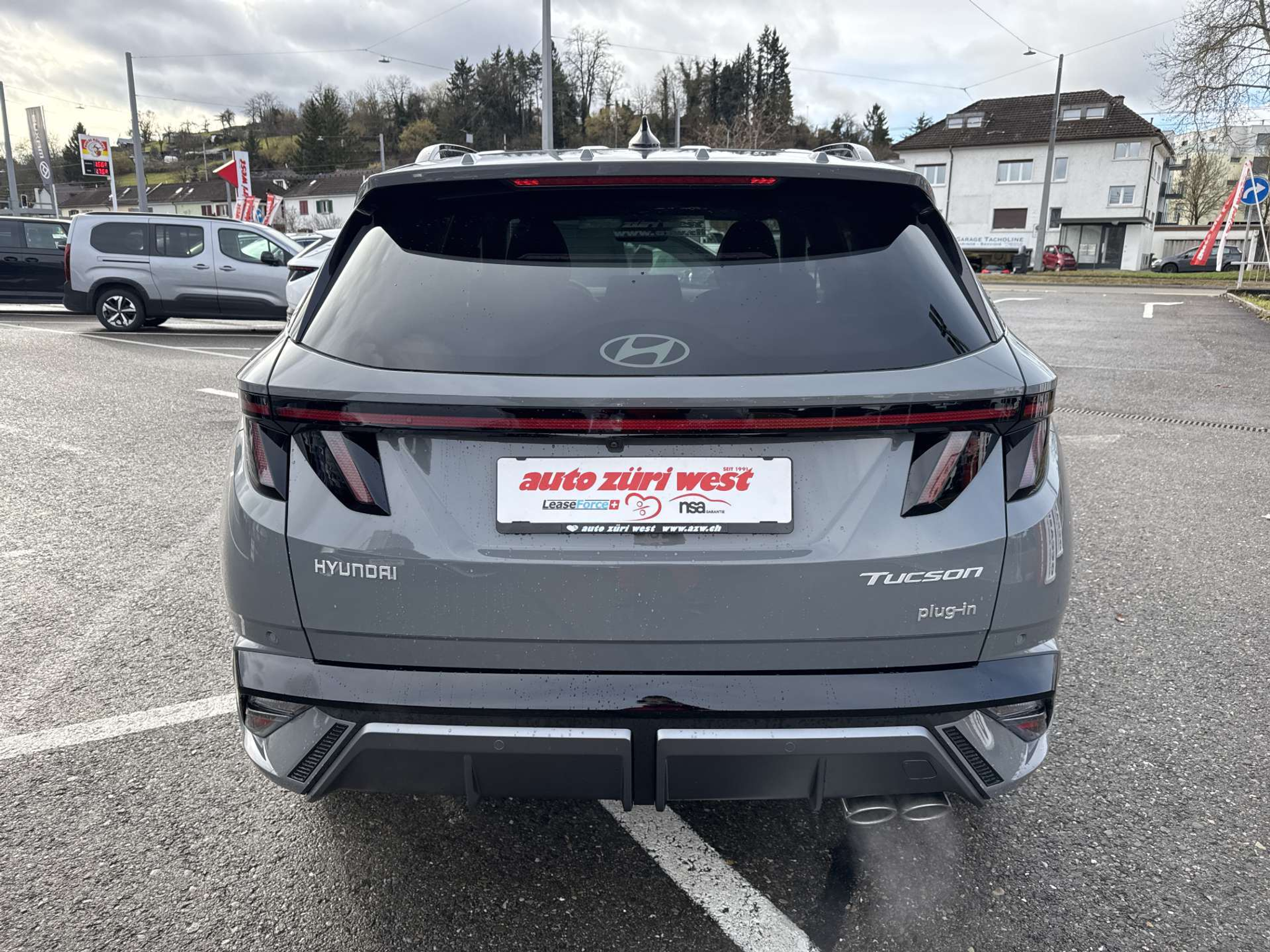 listing desktop thumbnail image 14