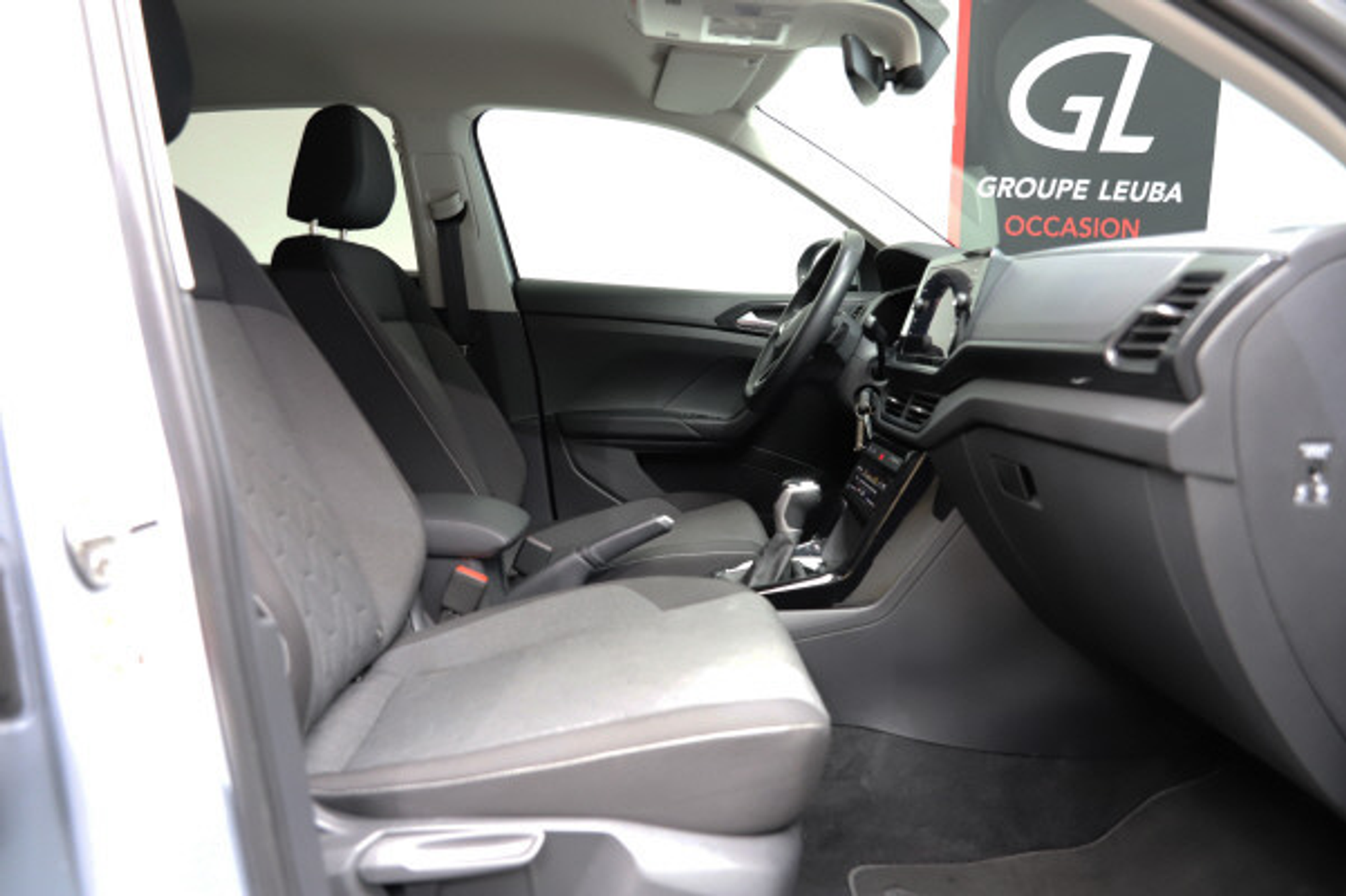 listing desktop thumbnail image 8