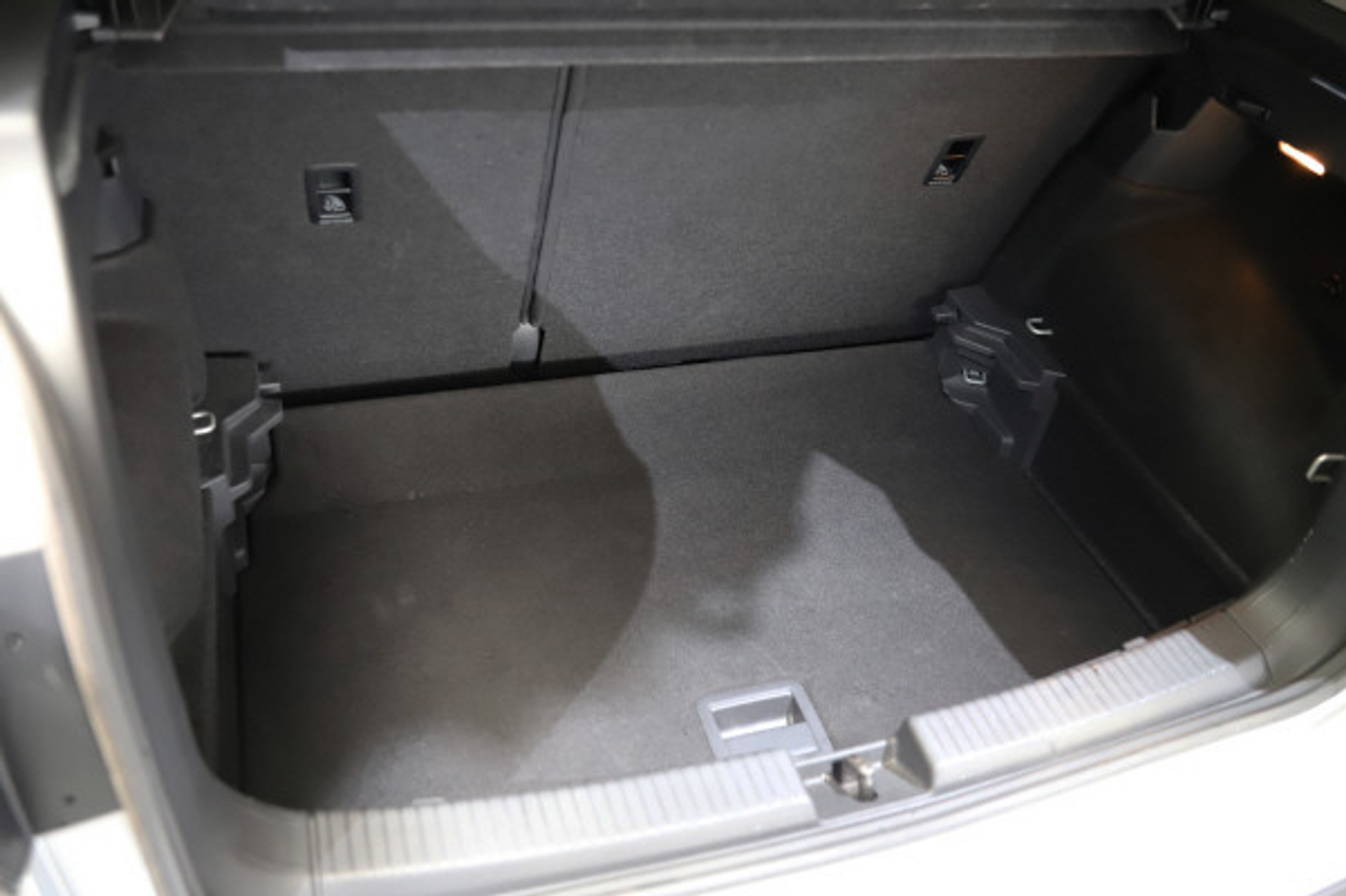 listing desktop thumbnail image 11