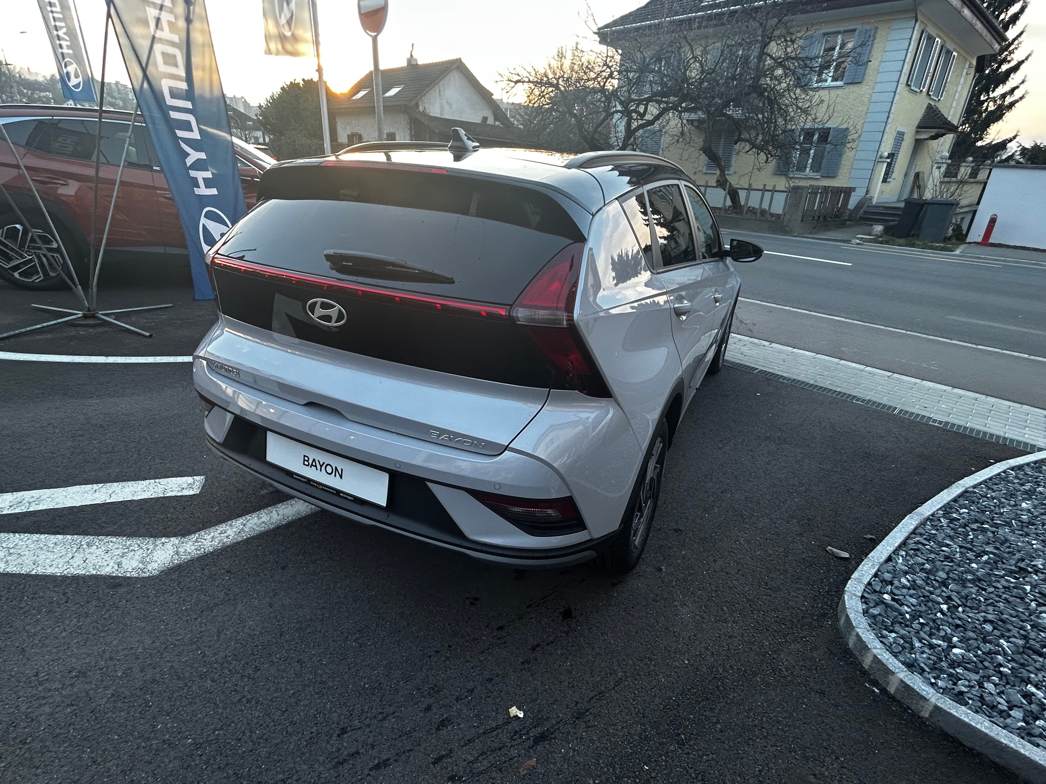 listing desktop thumbnail image 4