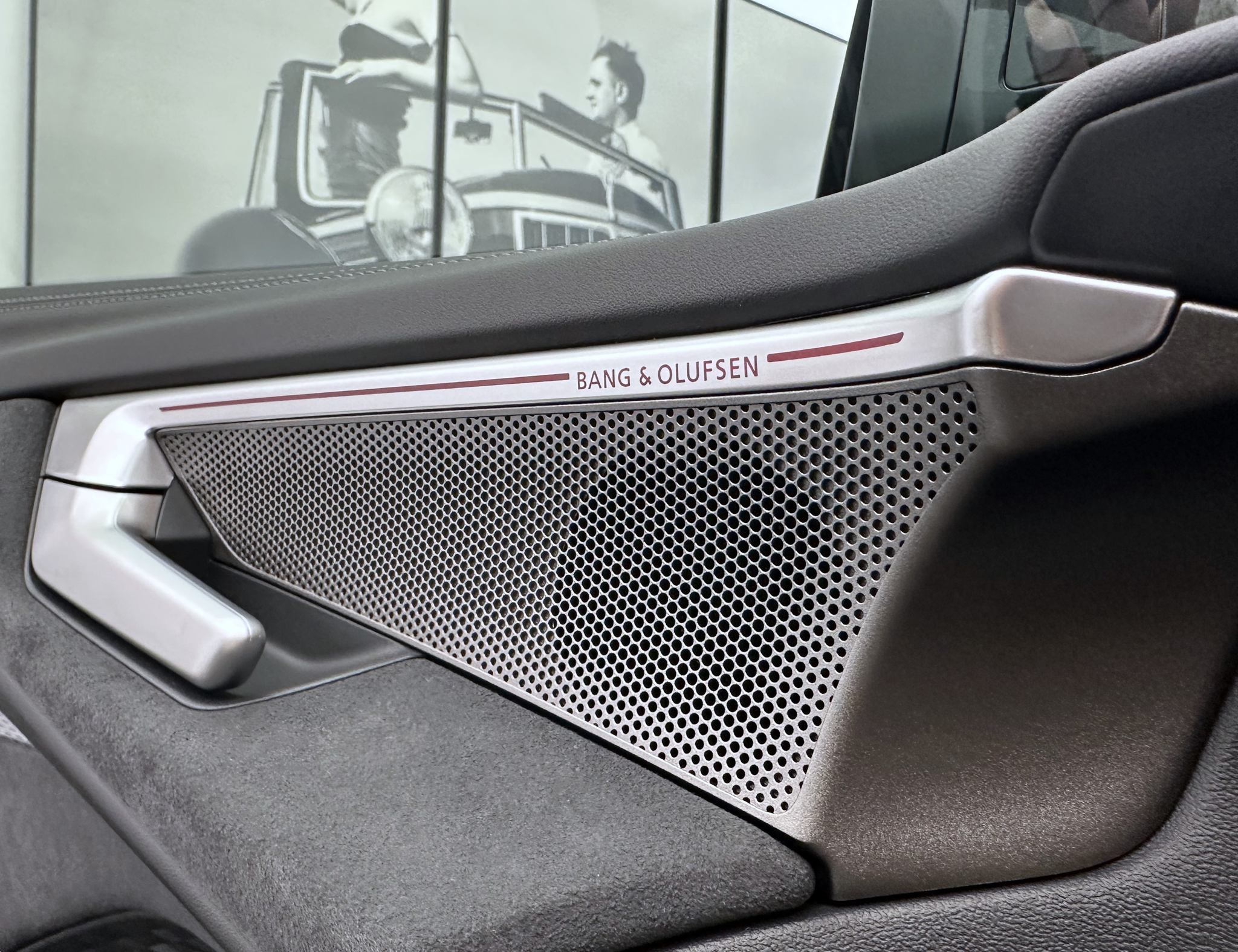 listing desktop thumbnail image 4