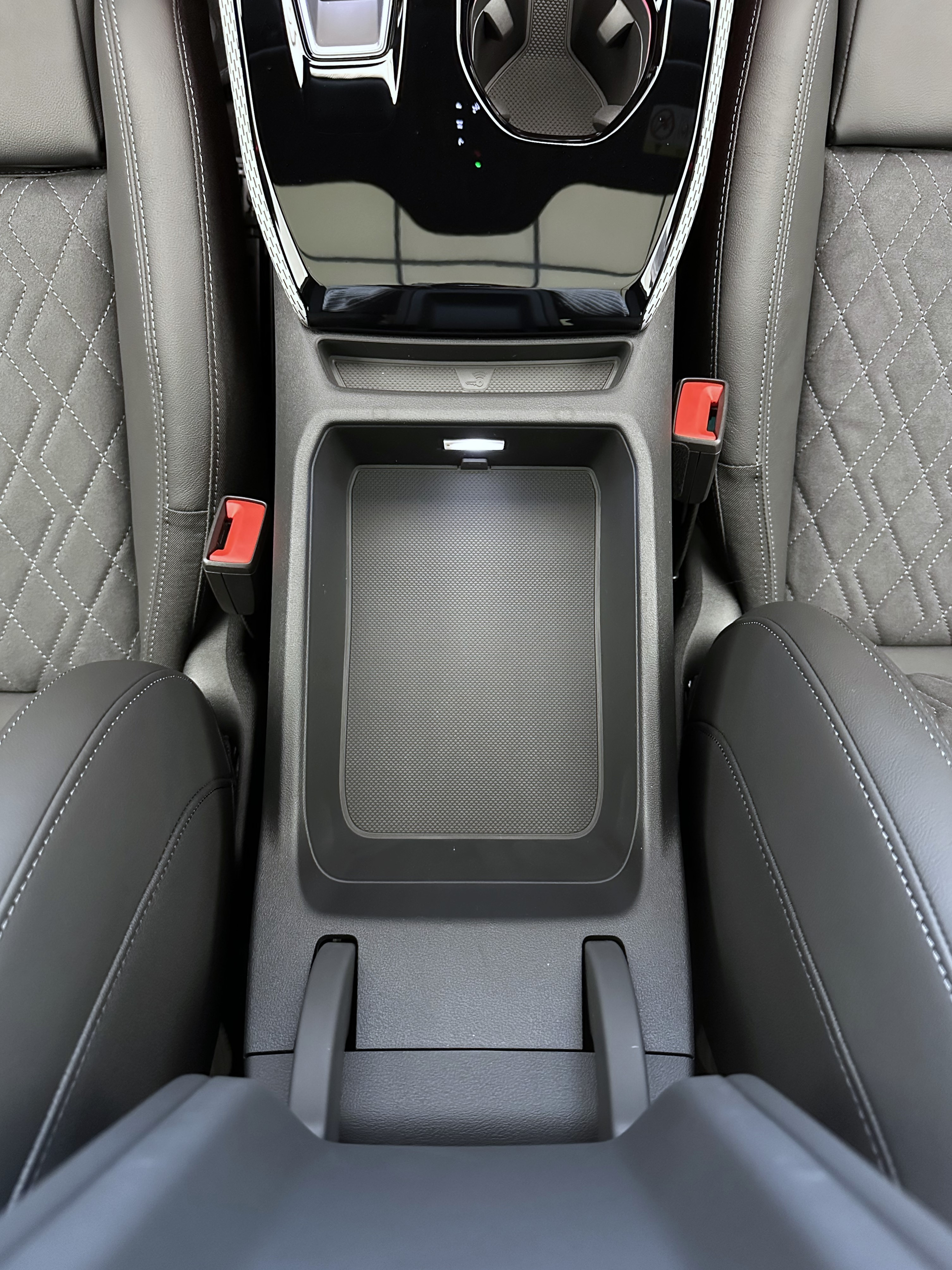 listing desktop thumbnail image 12