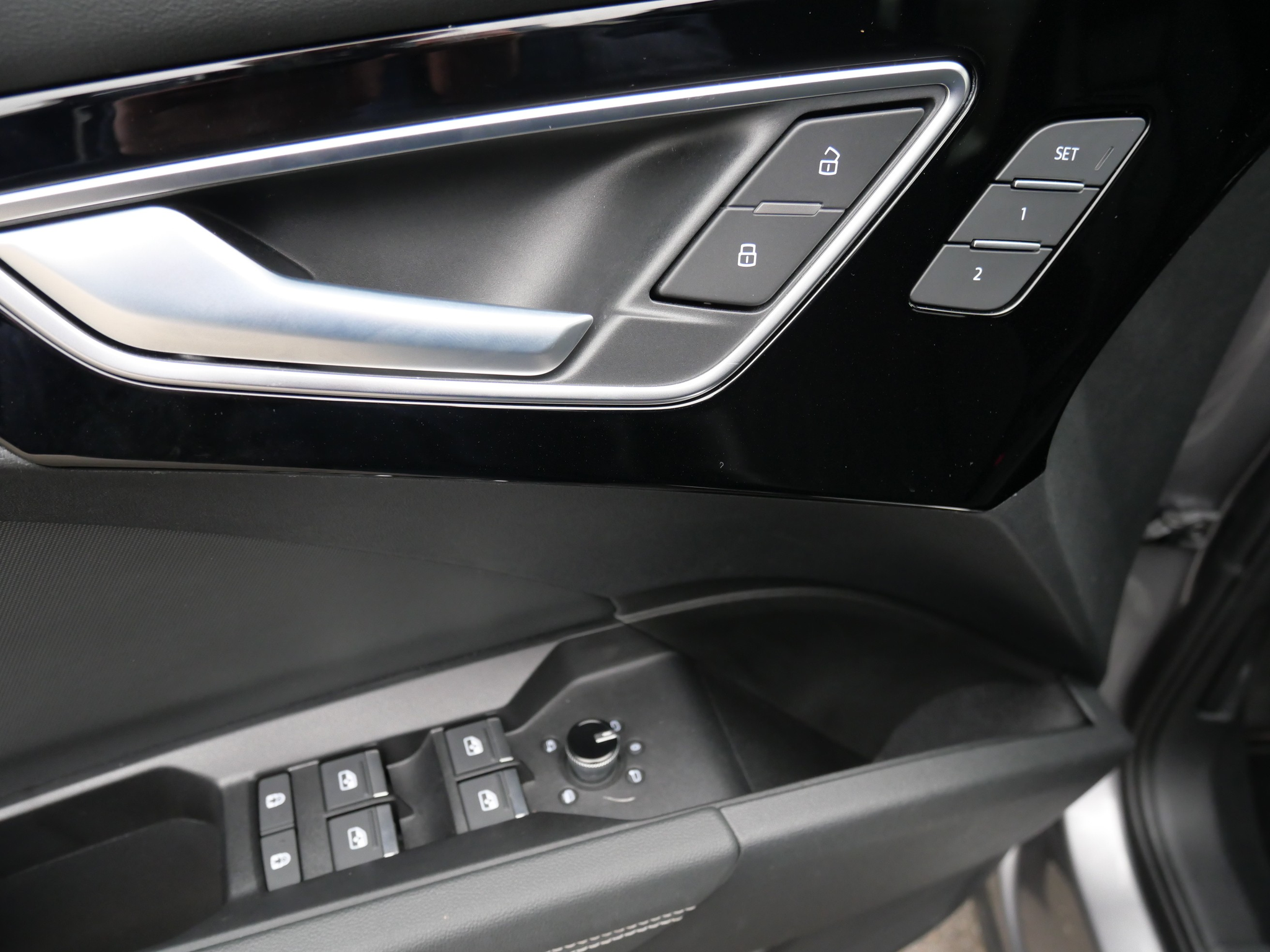 listing desktop thumbnail image 15