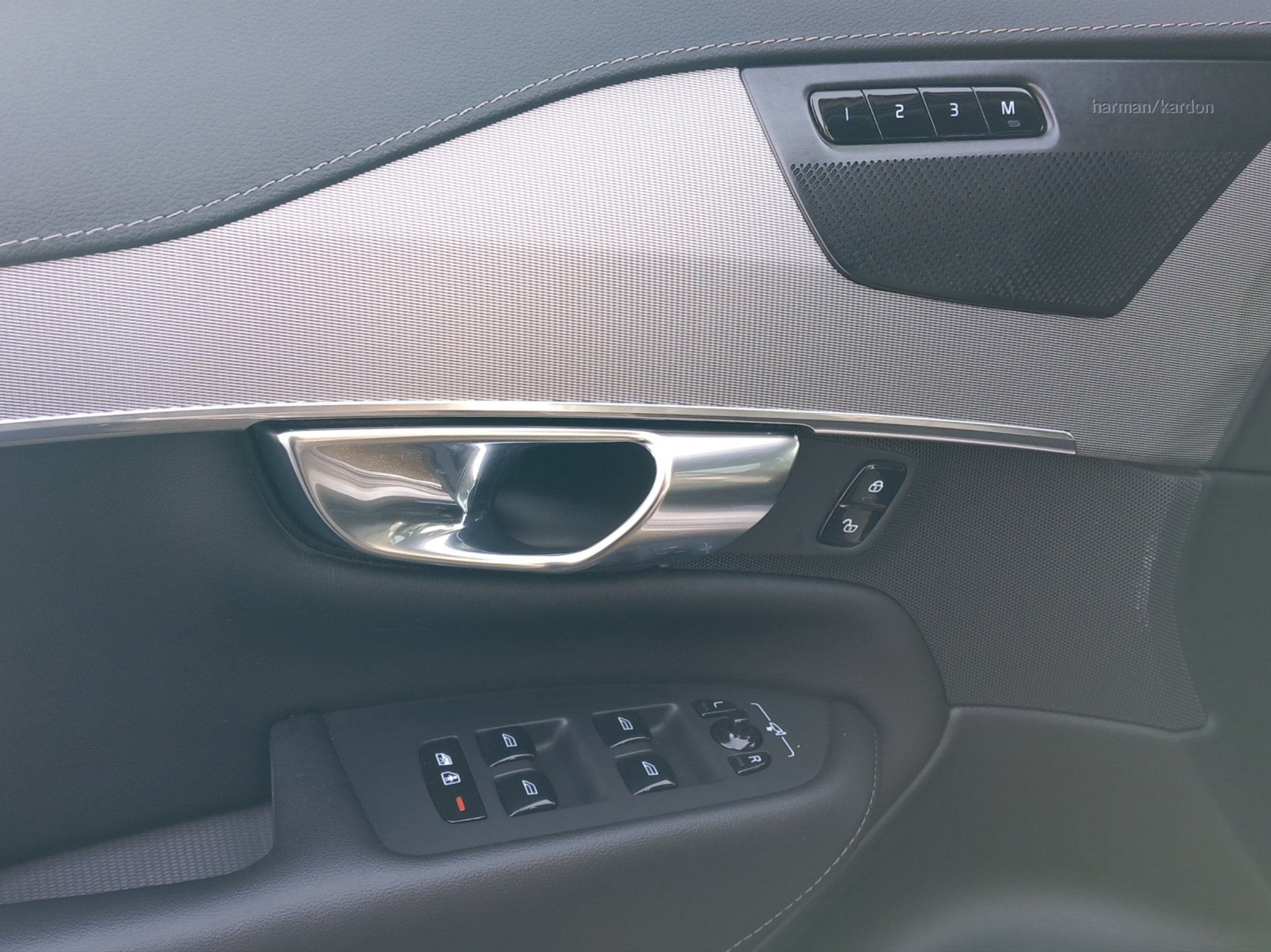 listing desktop thumbnail image 22