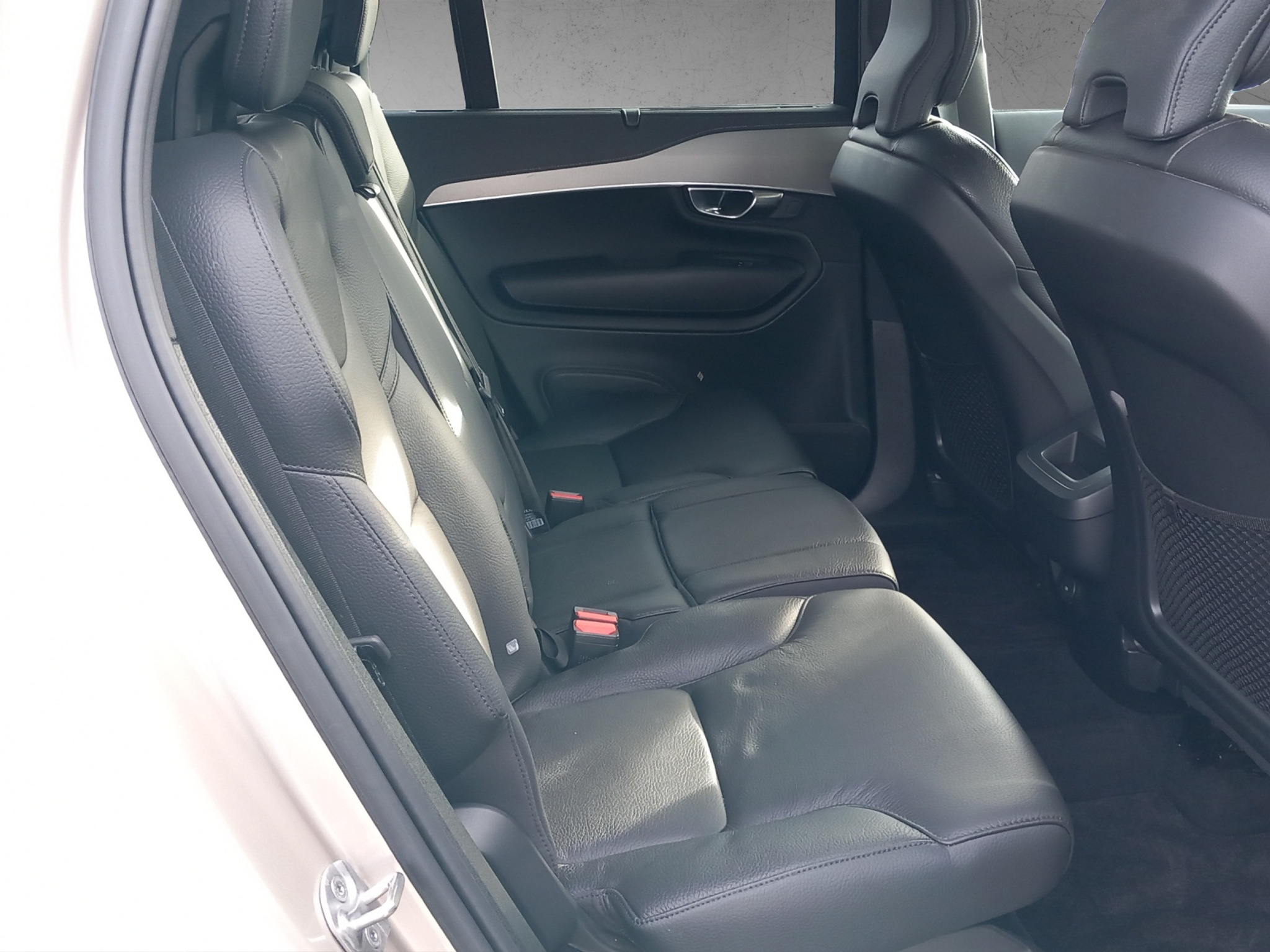 listing desktop thumbnail image 15