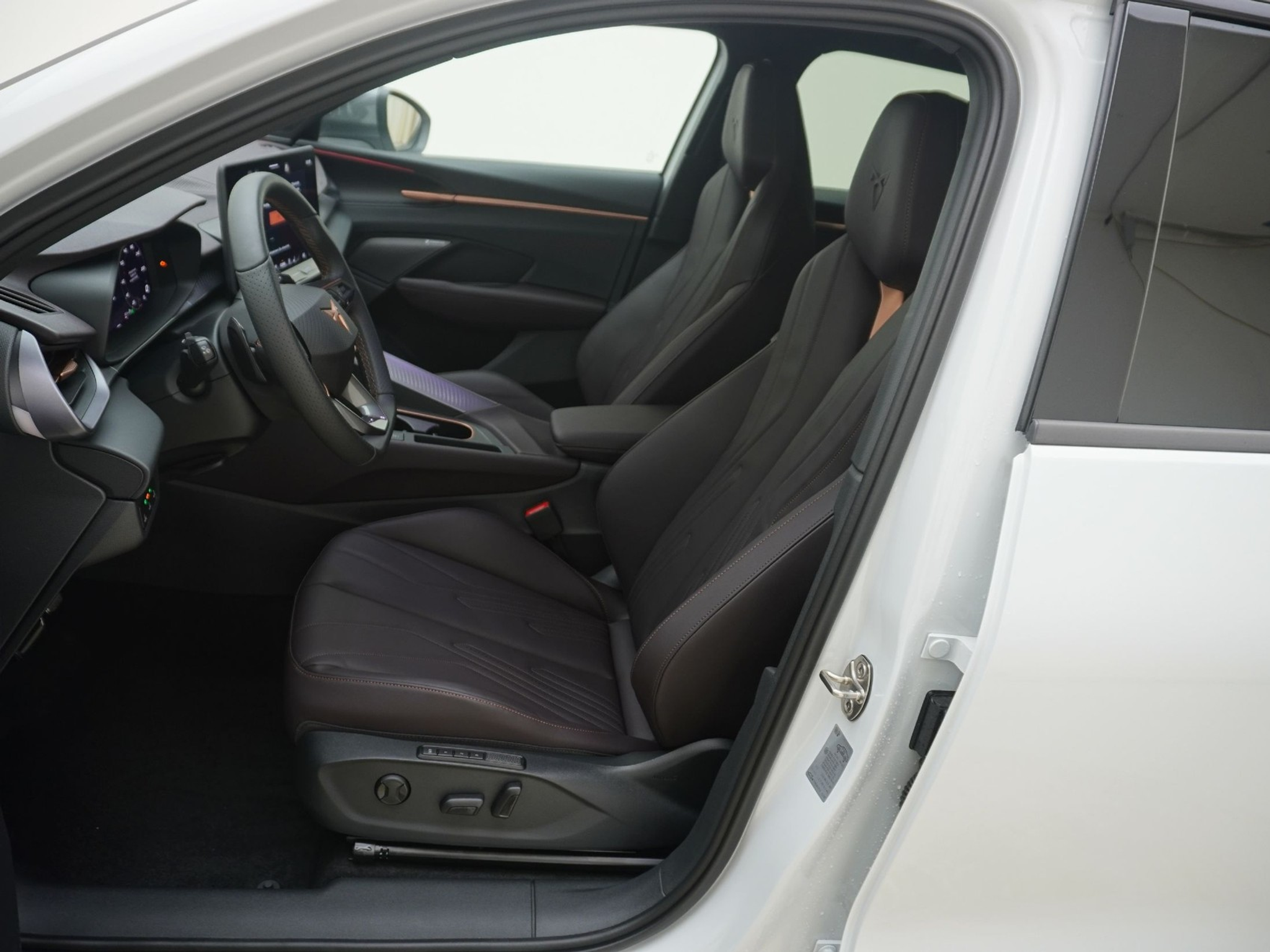 listing desktop thumbnail image 12