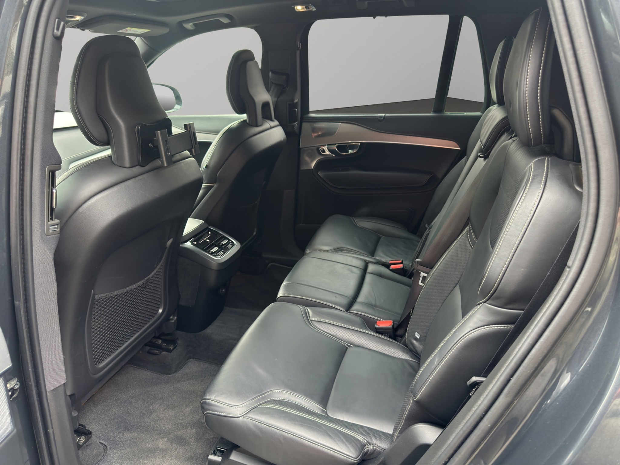 listing desktop thumbnail image 11