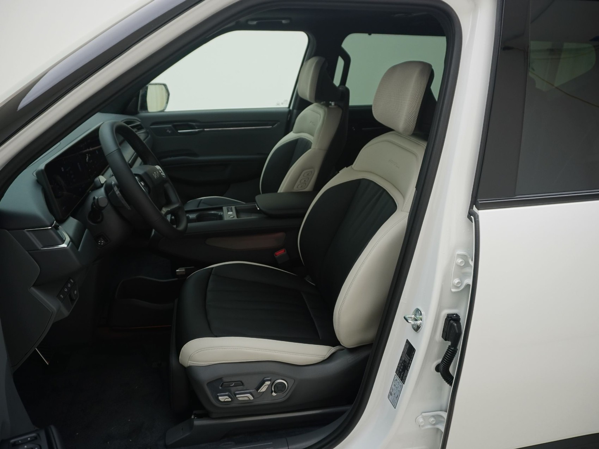 listing desktop thumbnail image 11