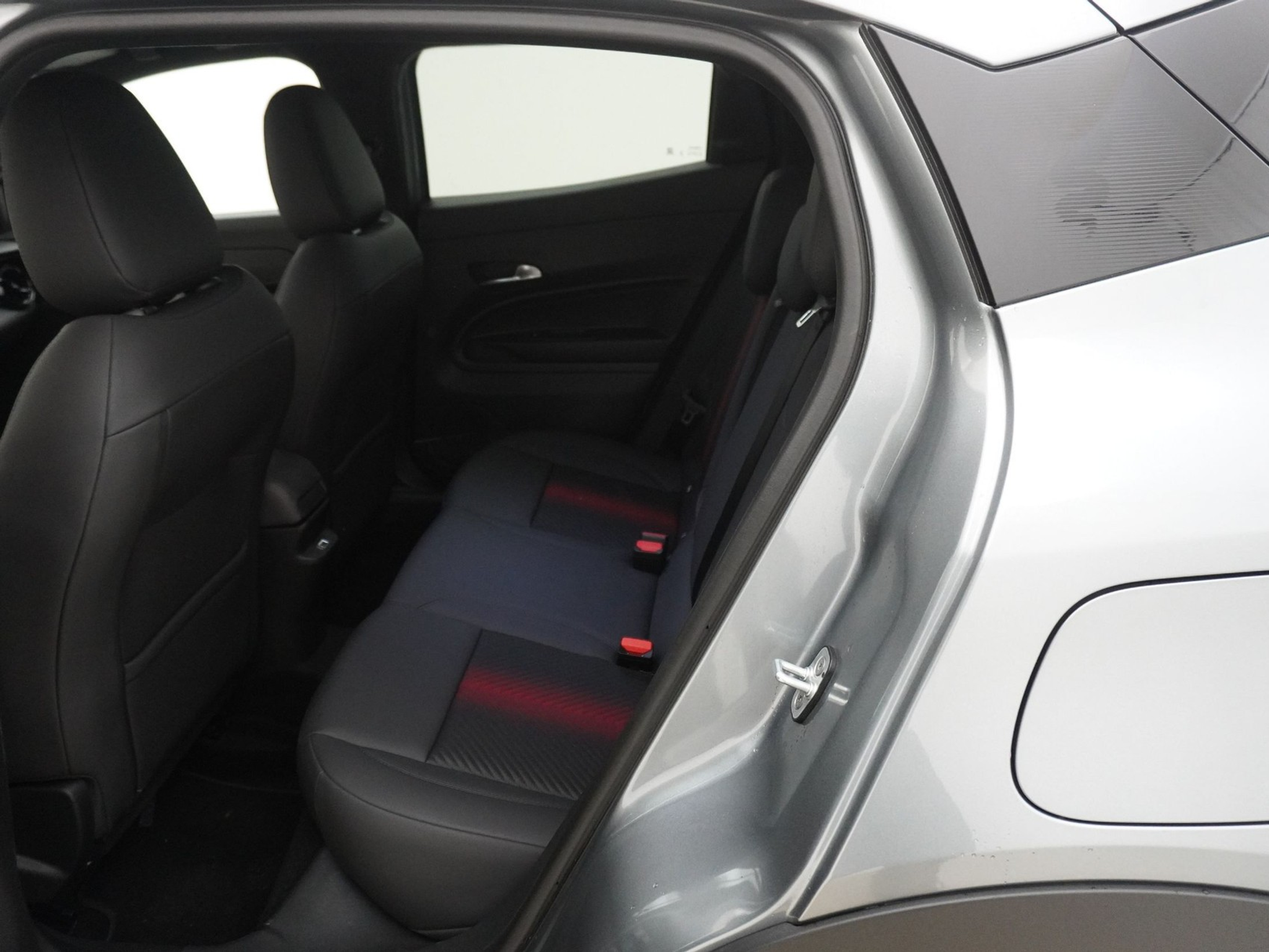 listing desktop thumbnail image 15