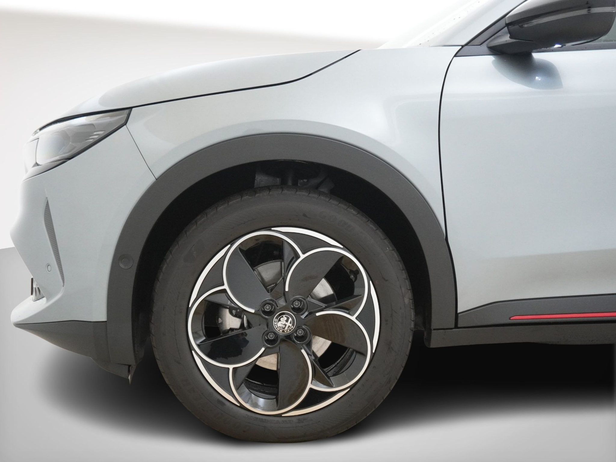 listing desktop thumbnail image 9