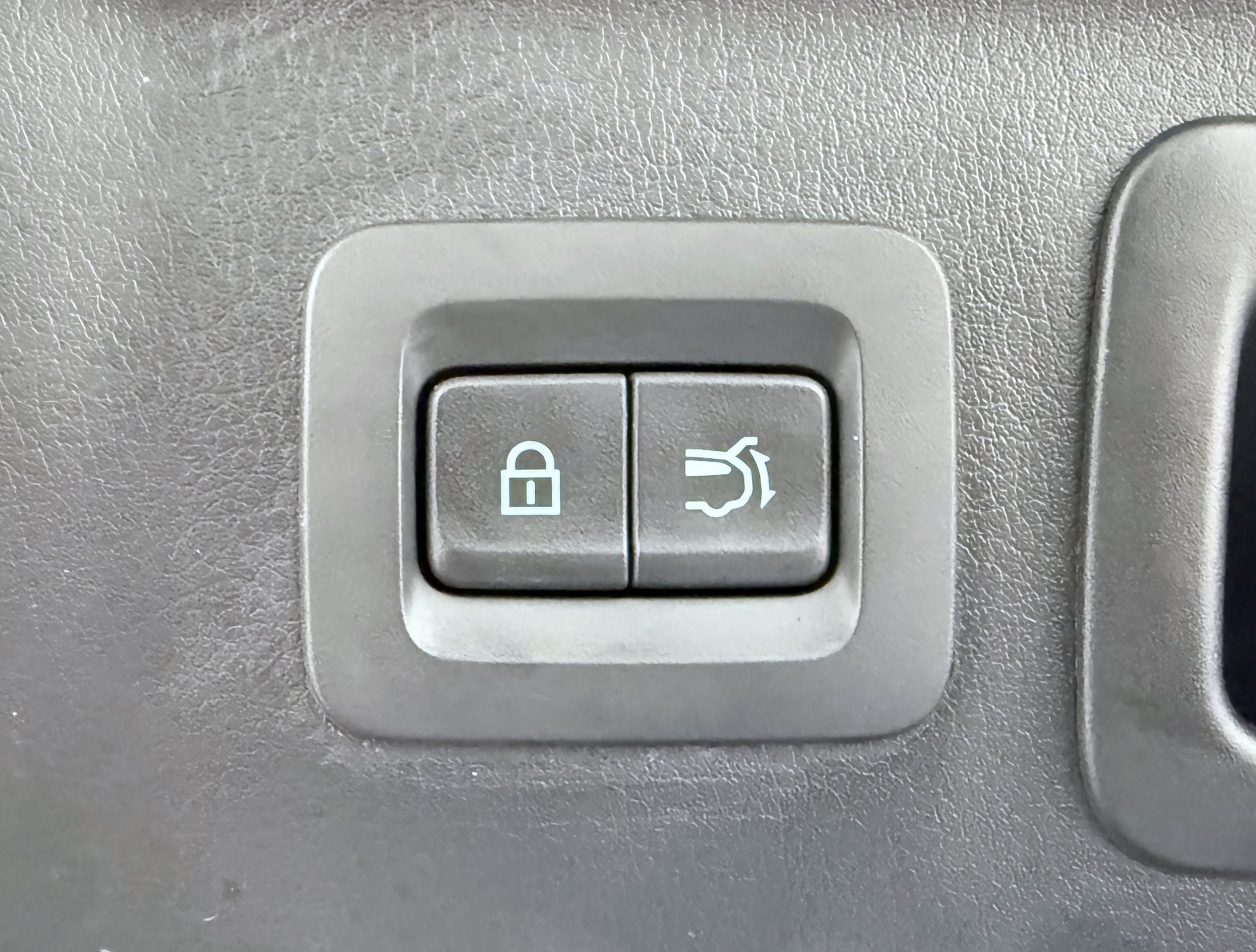 listing desktop thumbnail image 21