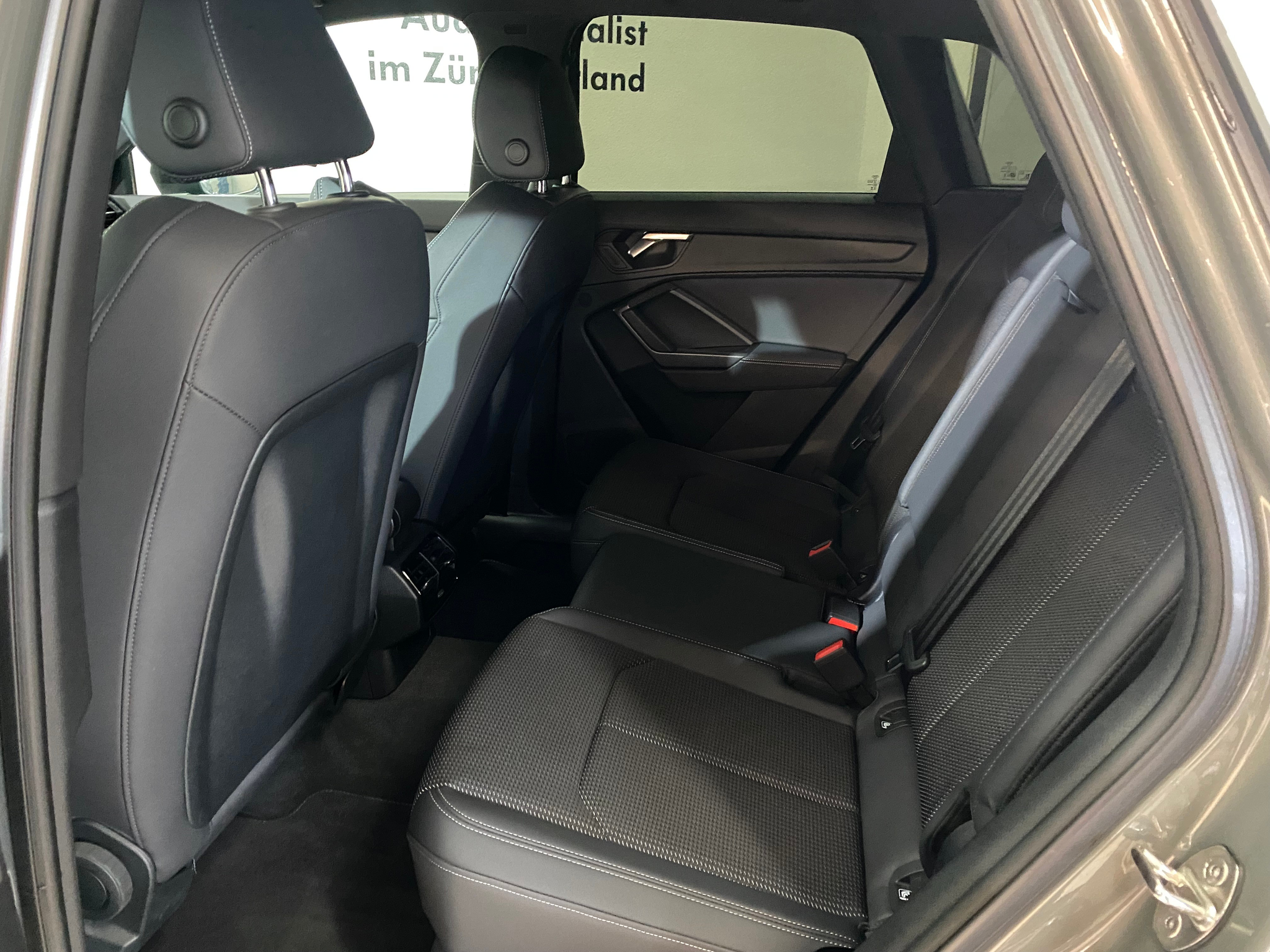 listing desktop thumbnail image 7