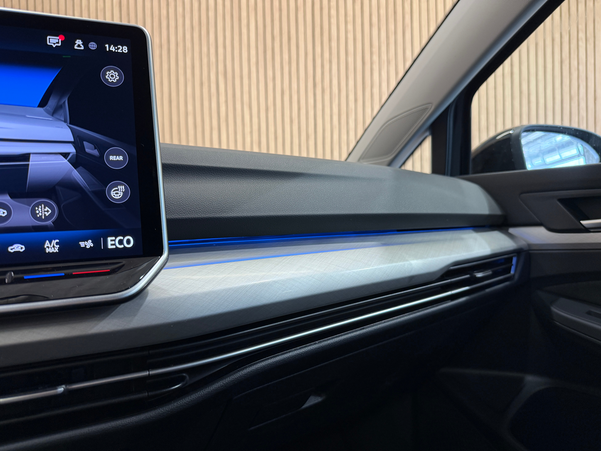 listing desktop thumbnail image 14