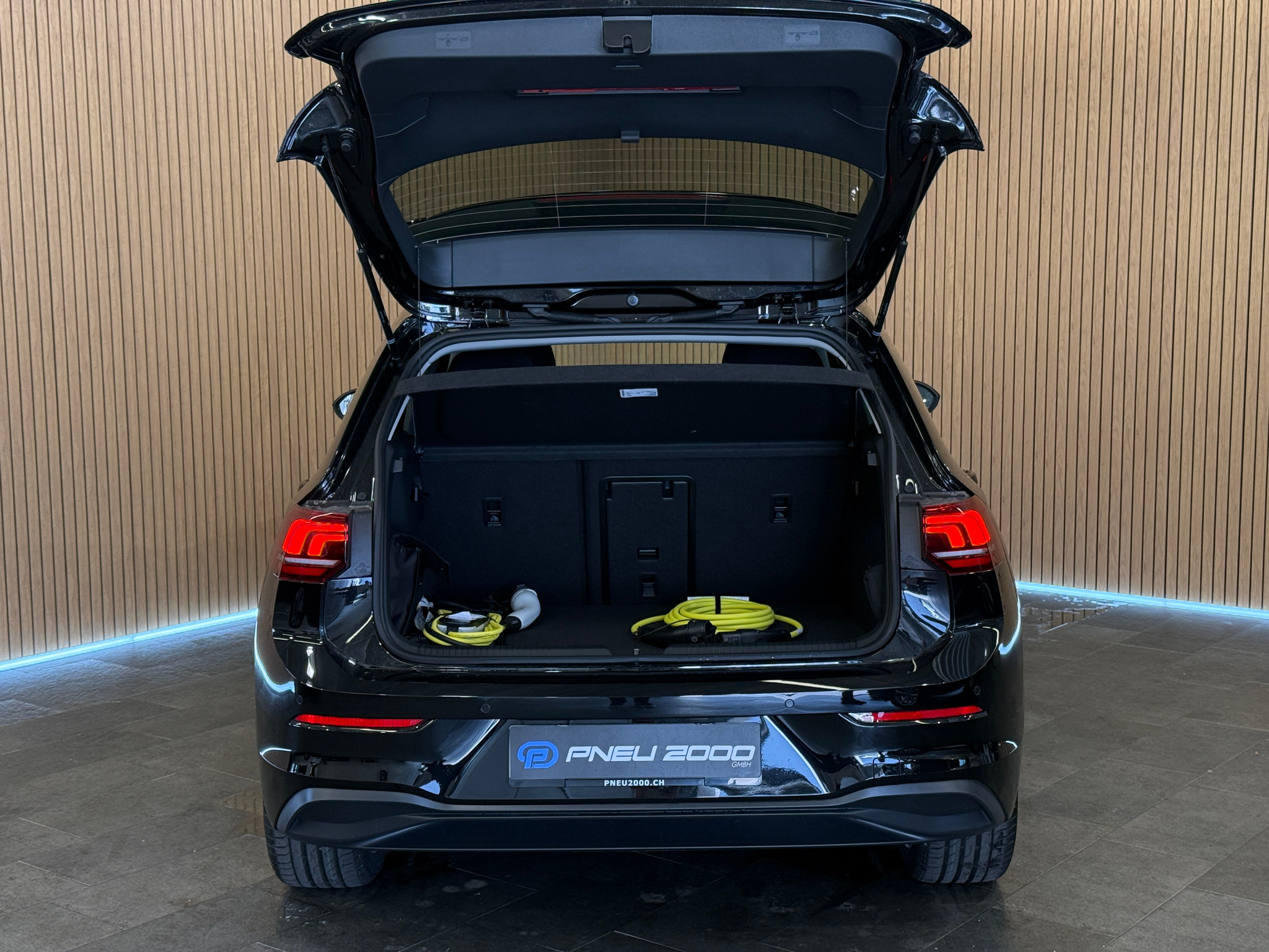 listing desktop thumbnail image 4