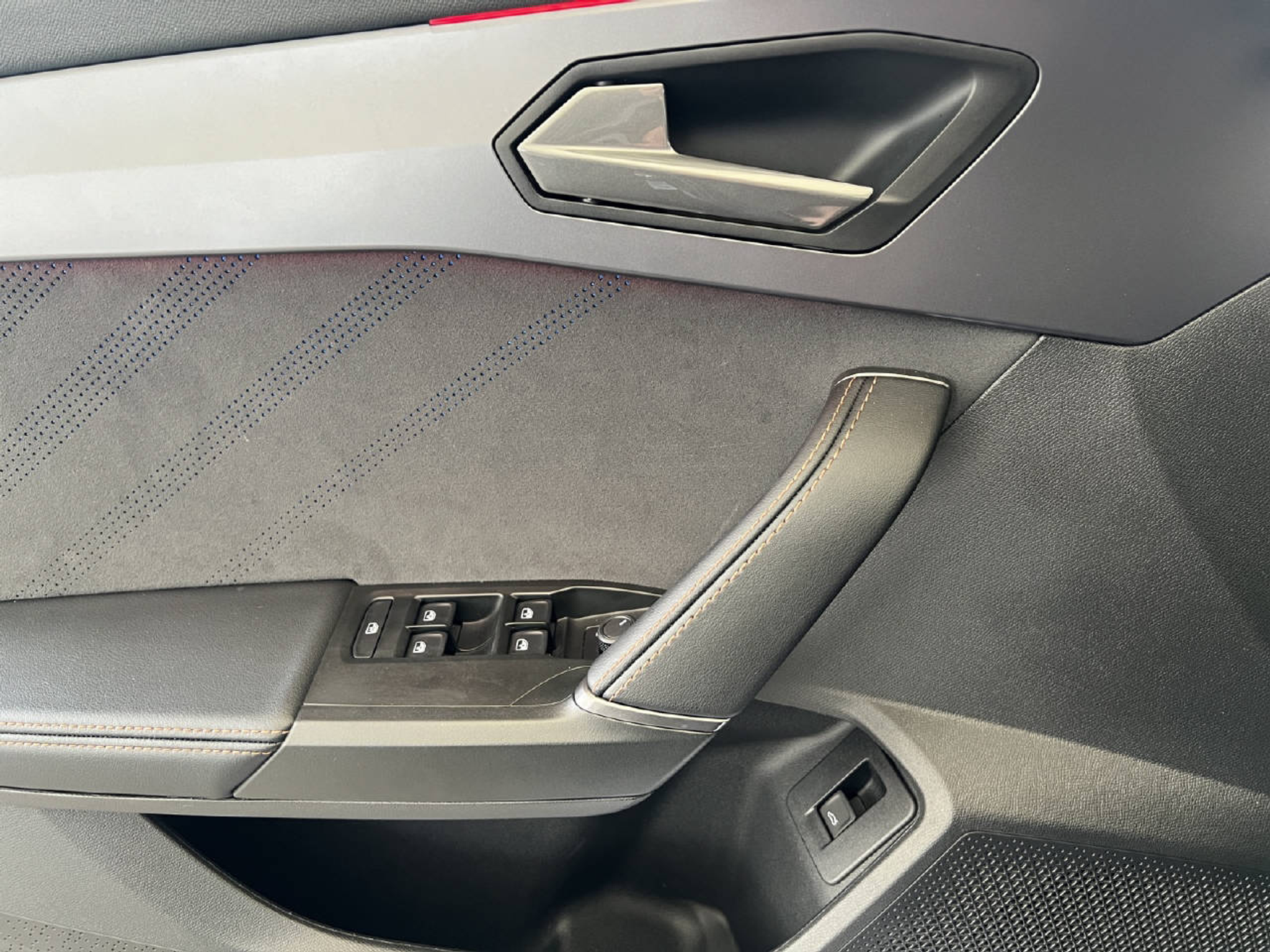 listing desktop thumbnail image 18