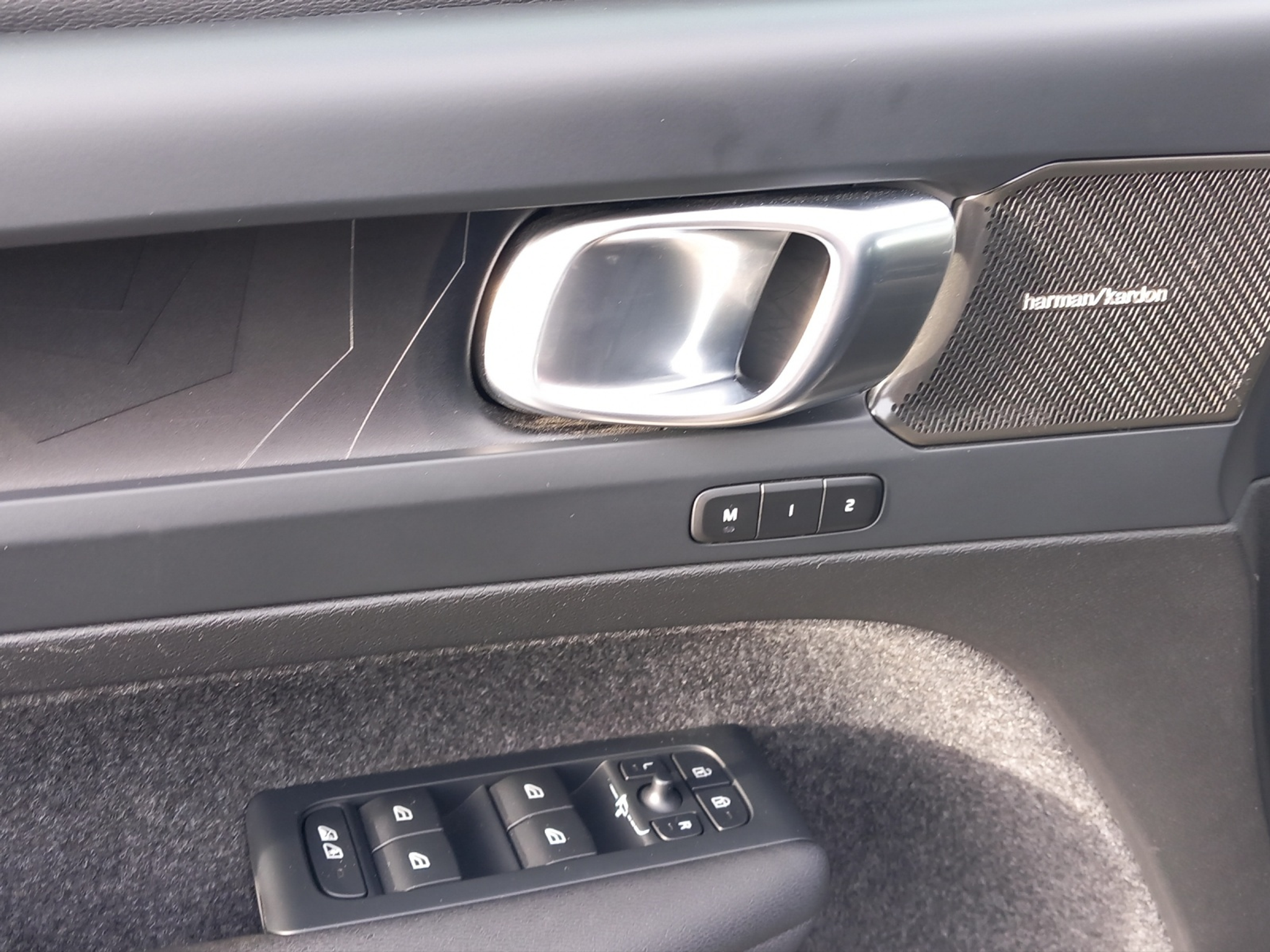 listing desktop thumbnail image 22