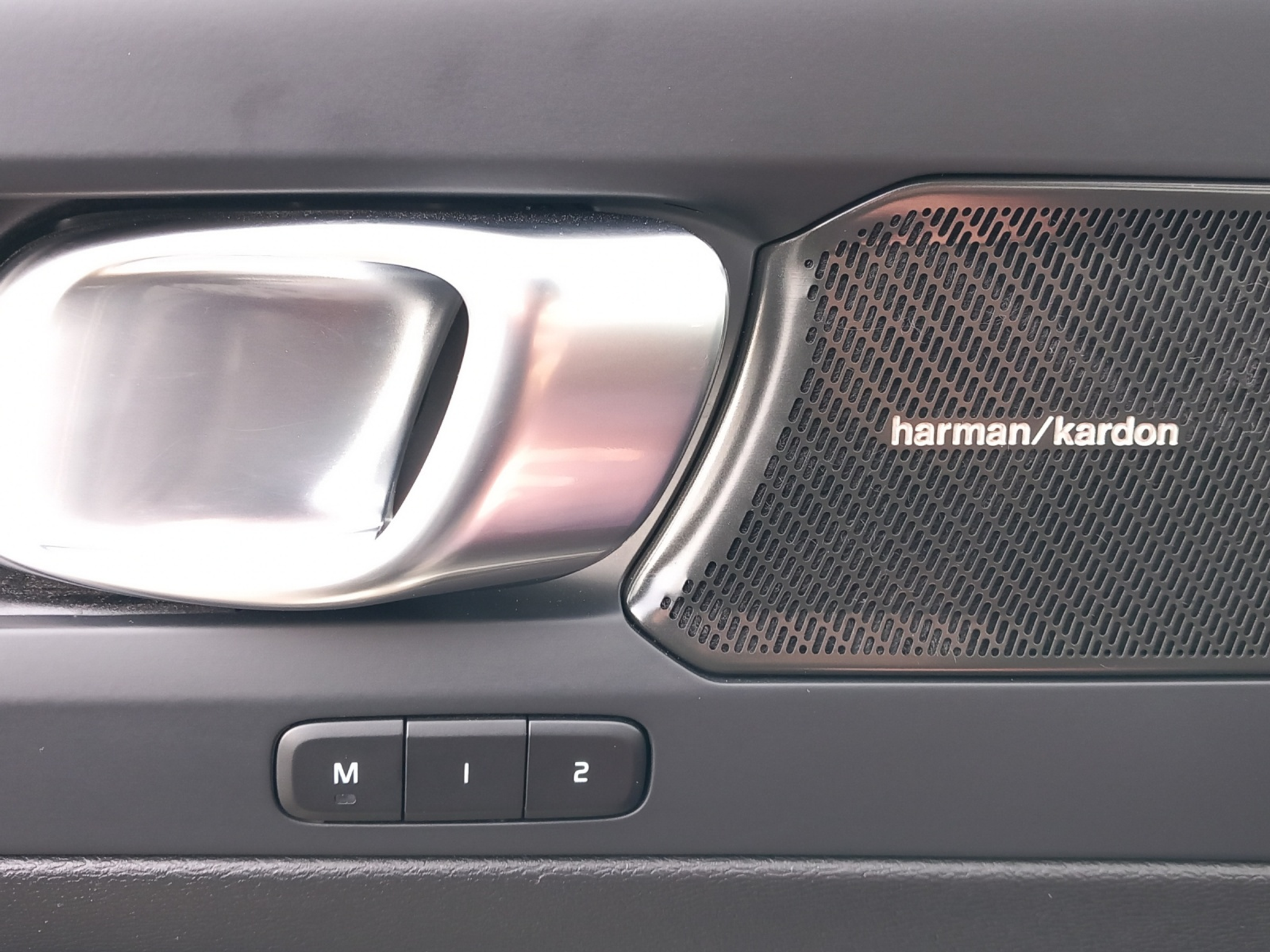 listing desktop thumbnail image 23