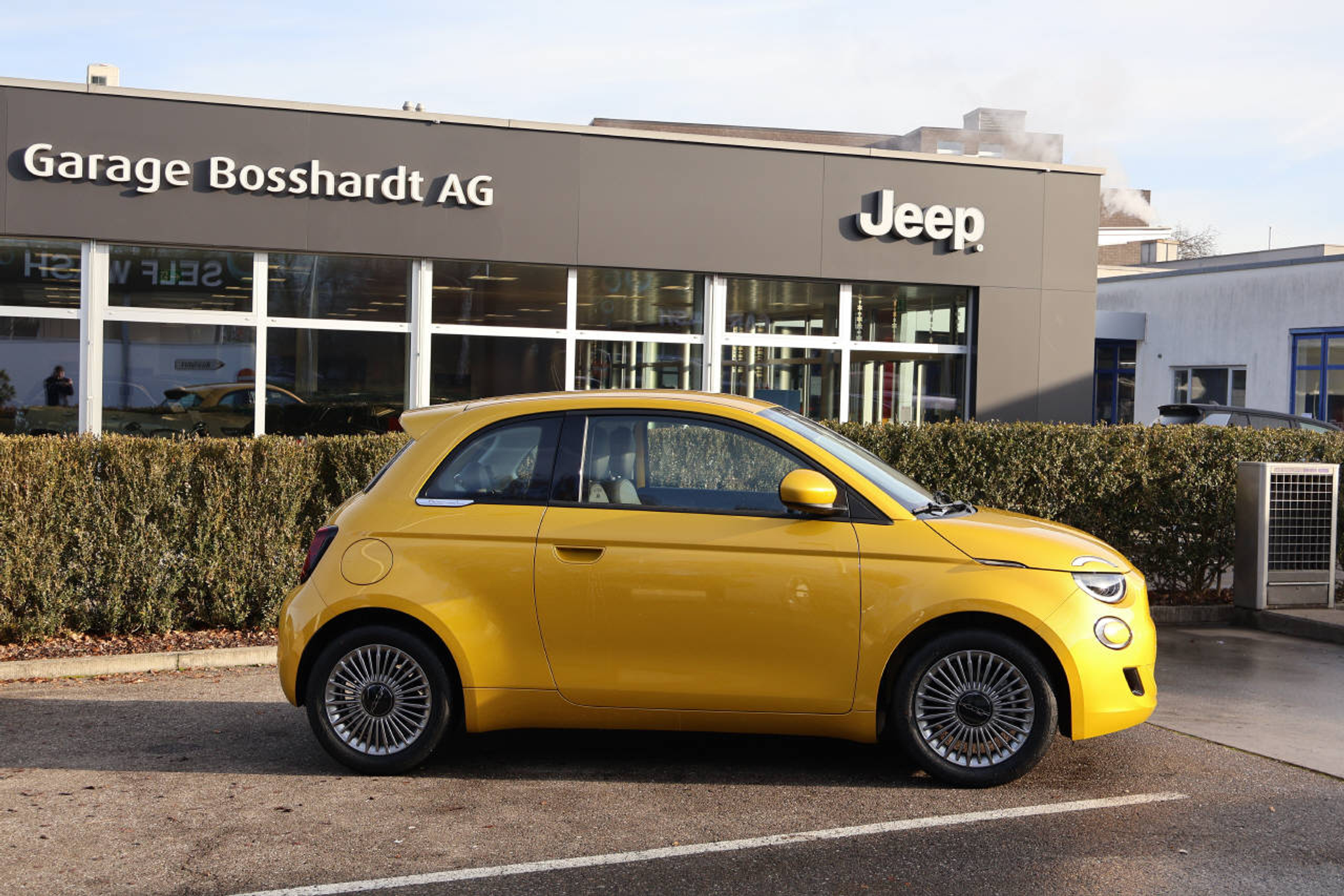 listing desktop thumbnail image 1