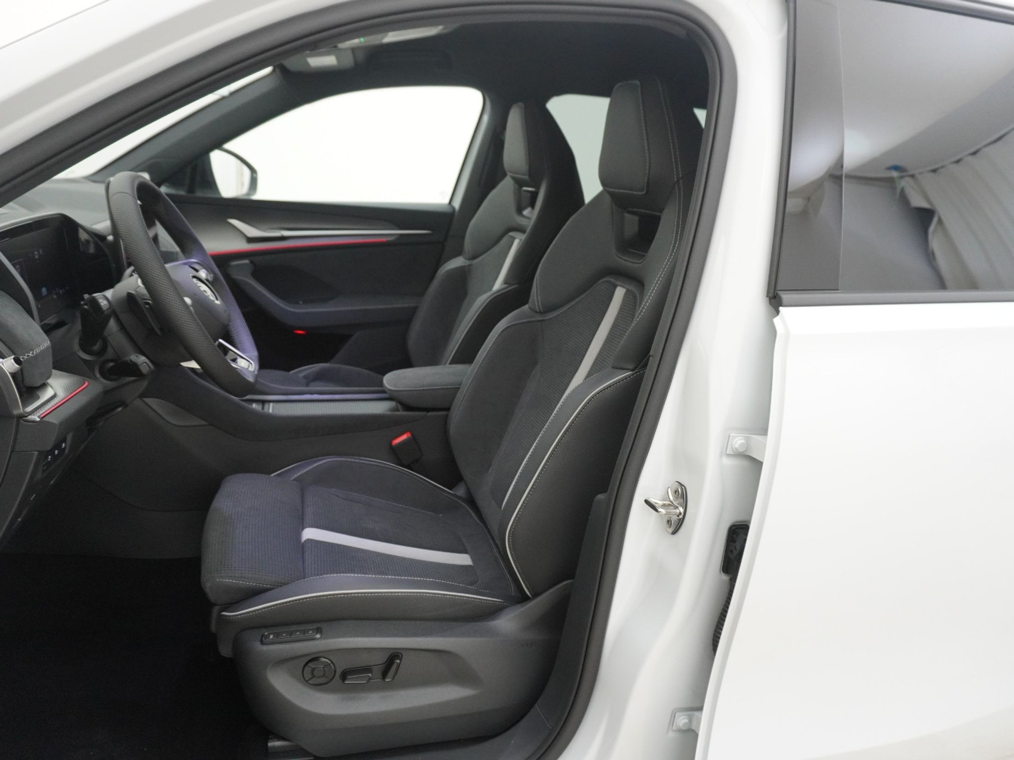 listing desktop thumbnail image 13