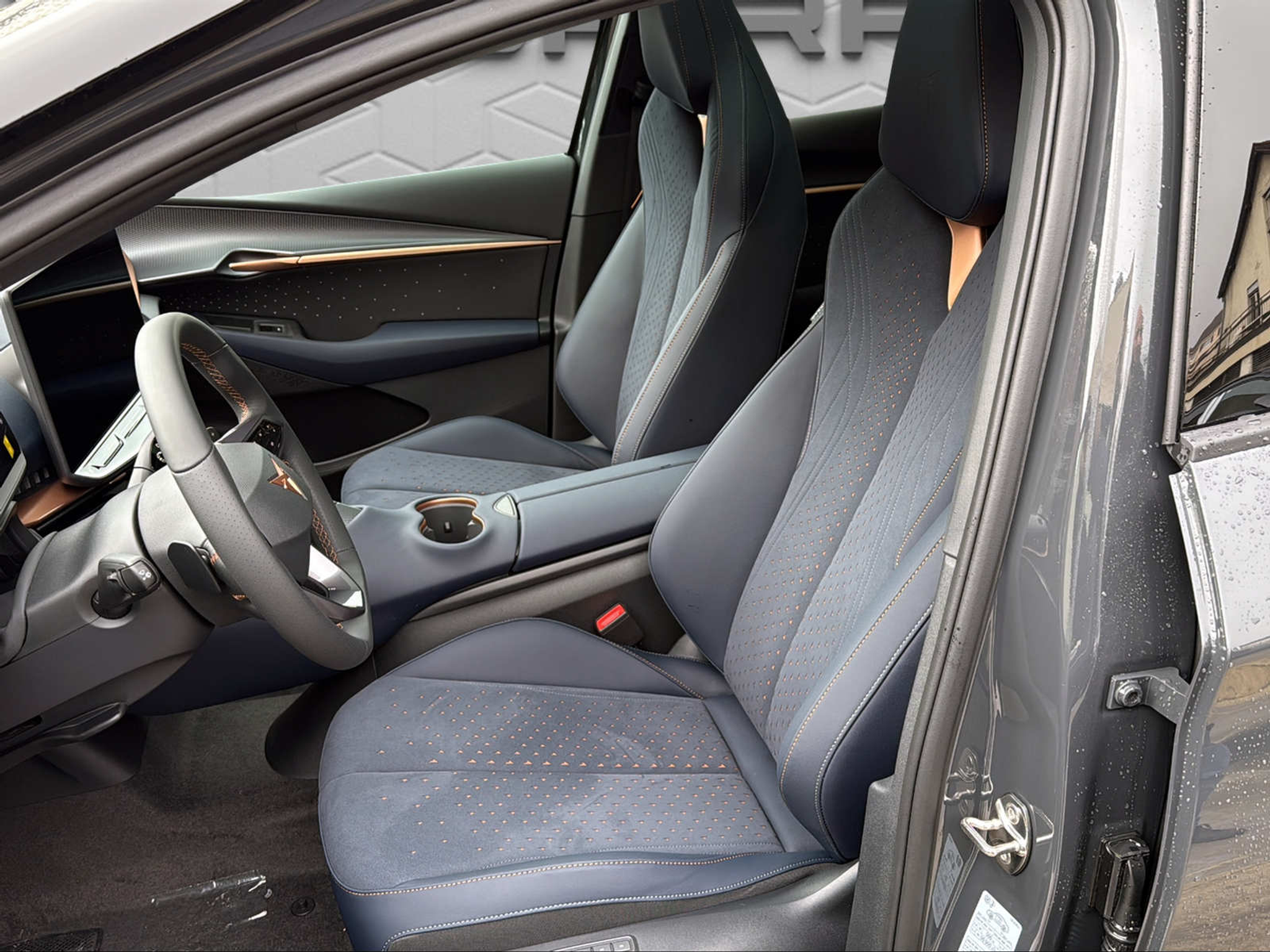 listing desktop thumbnail image 6