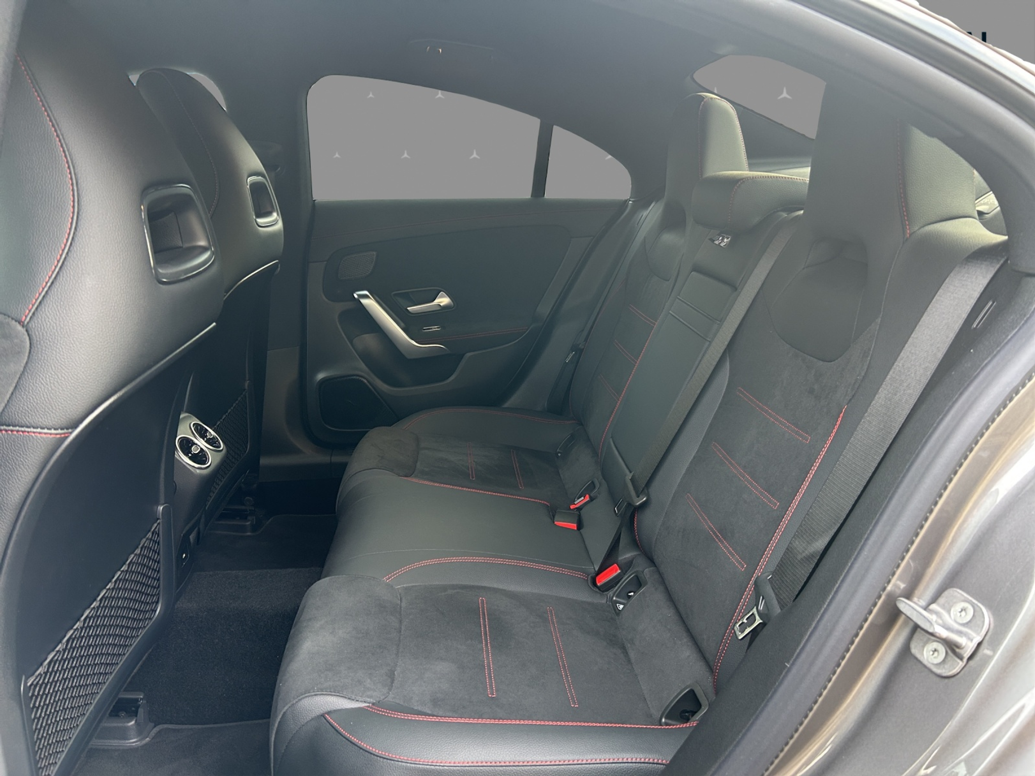 listing desktop thumbnail image 15