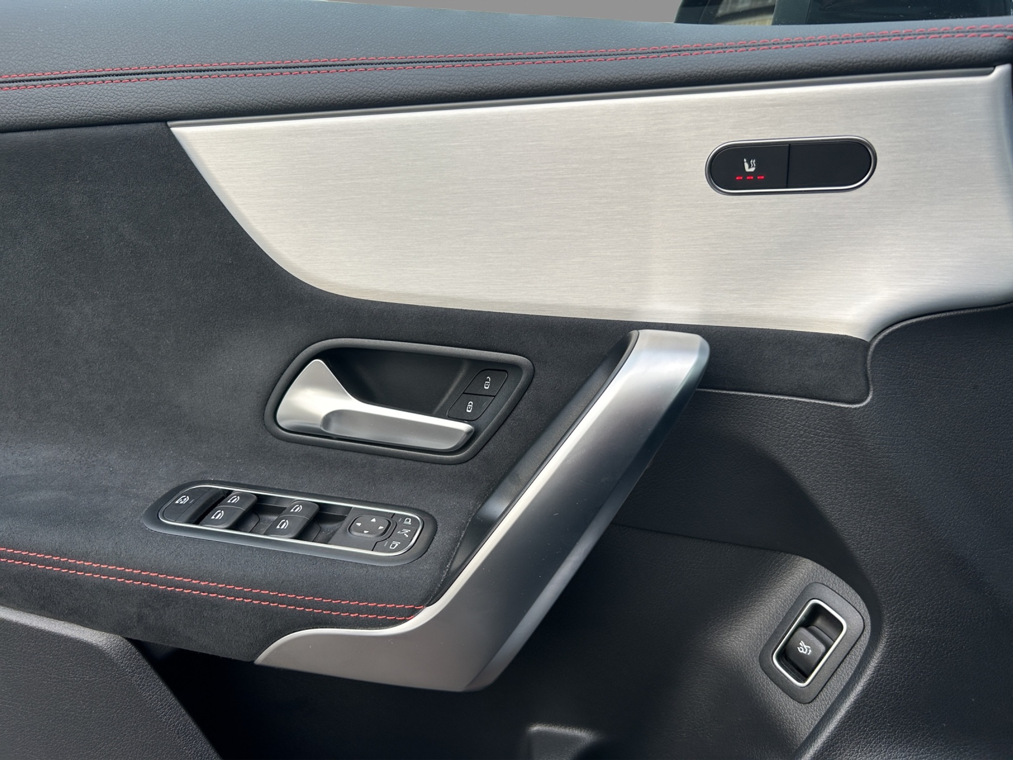 listing desktop thumbnail image 14