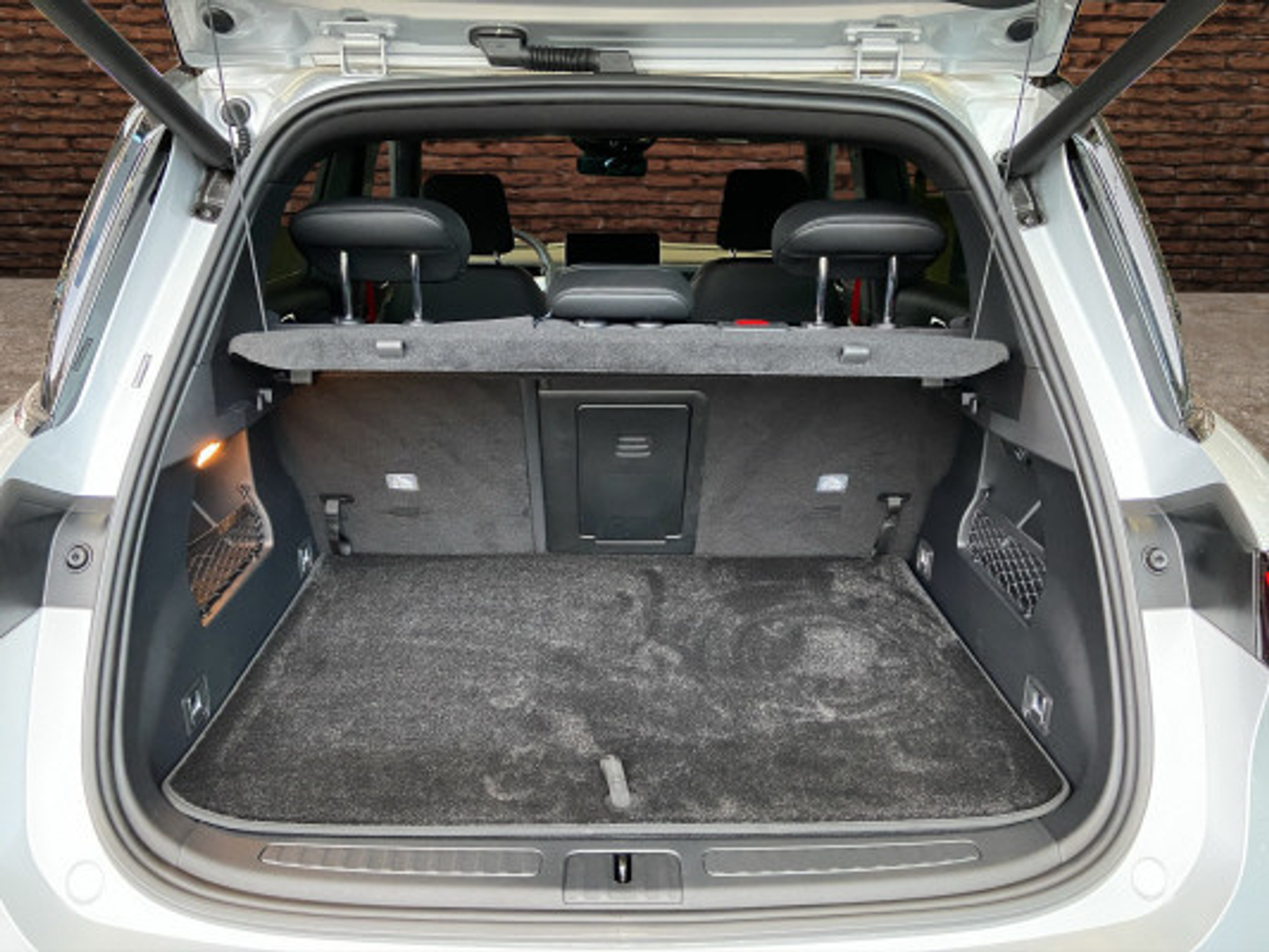 listing desktop thumbnail image 6