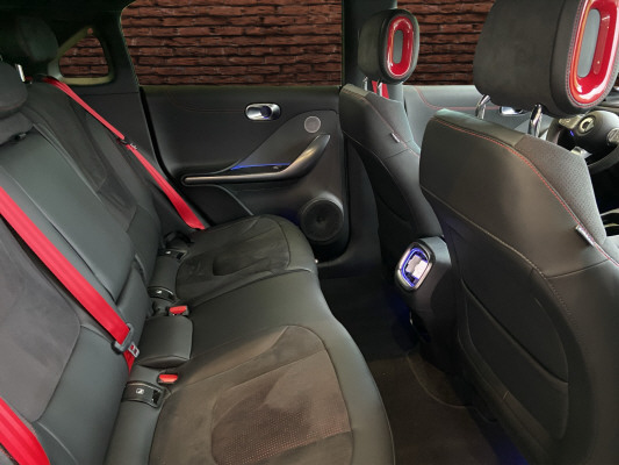 listing desktop thumbnail image 12