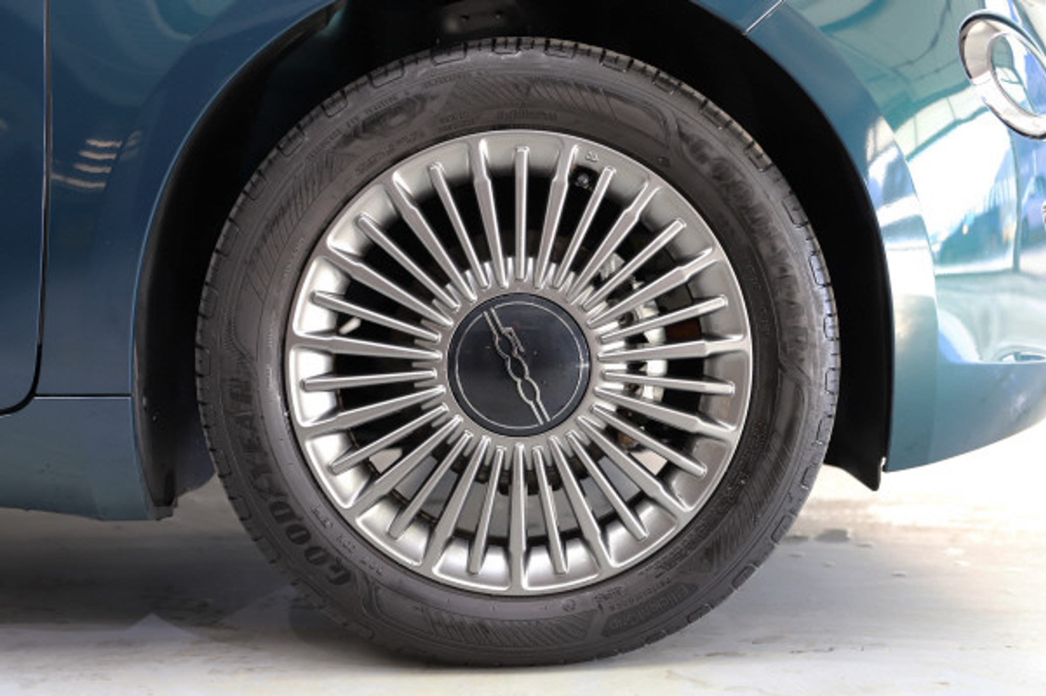 listing desktop thumbnail image 12