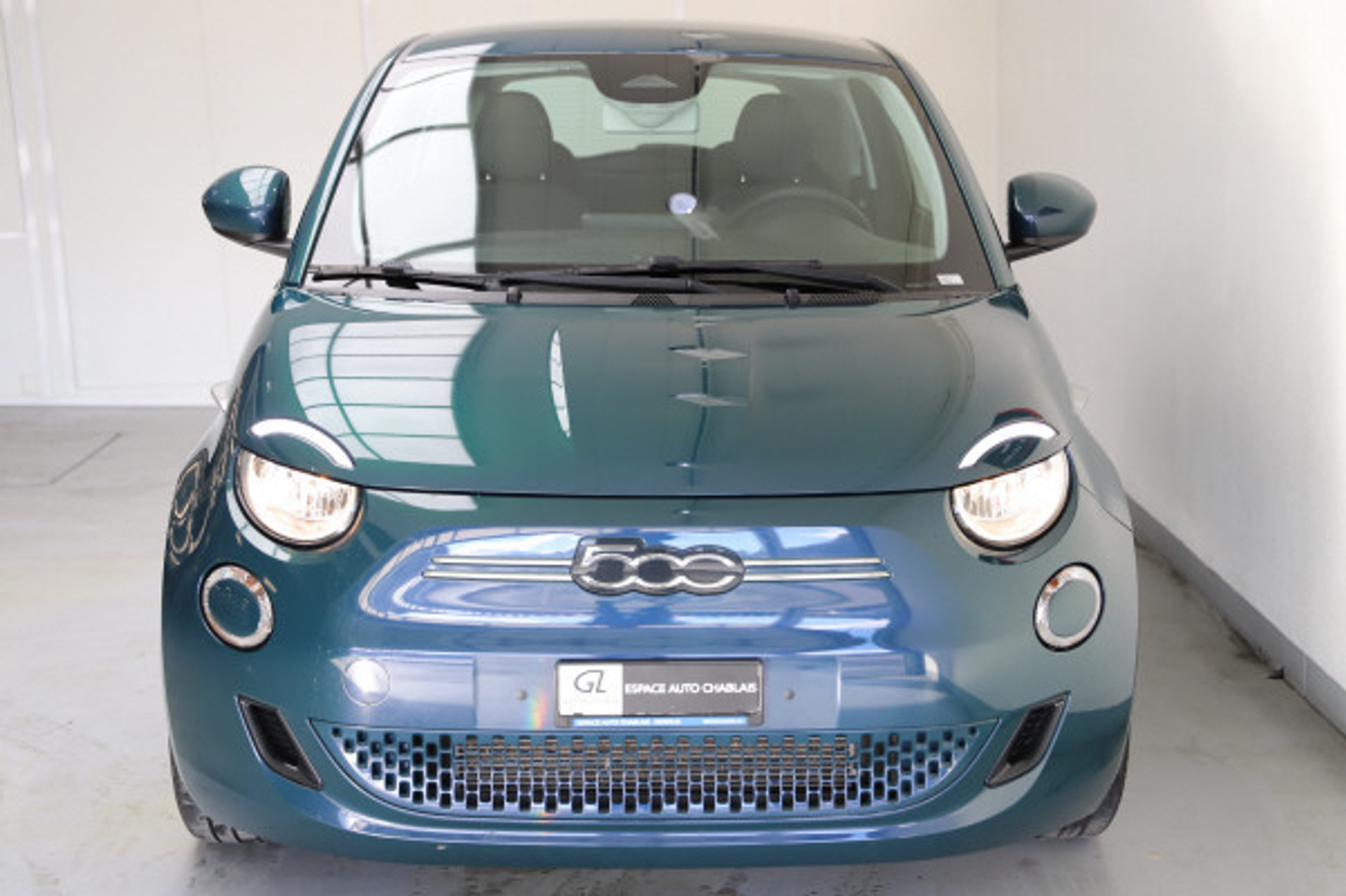 listing desktop thumbnail image 4