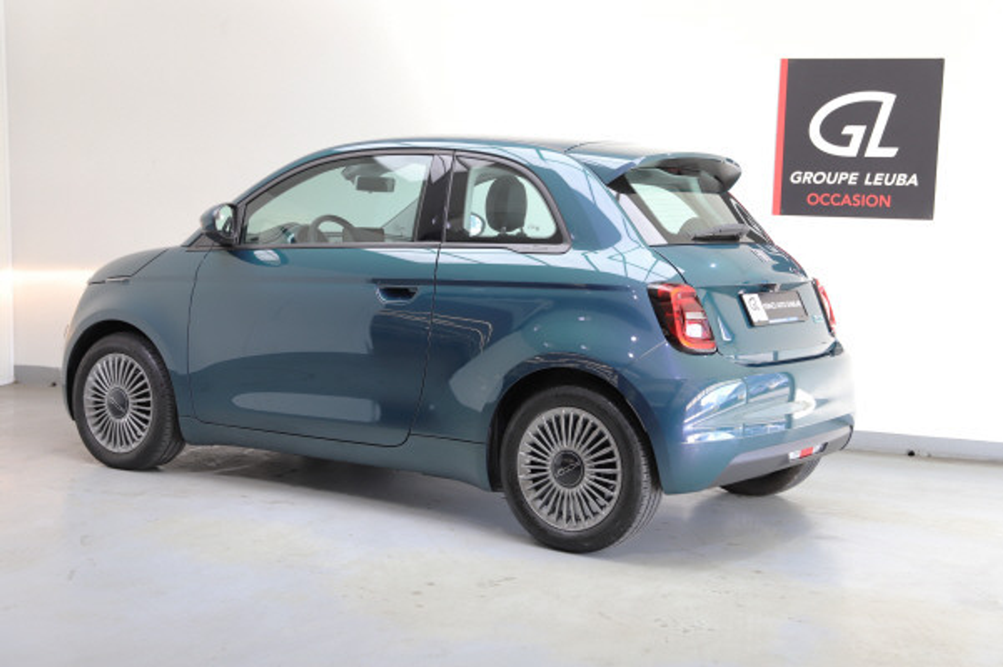 listing desktop thumbnail image 2