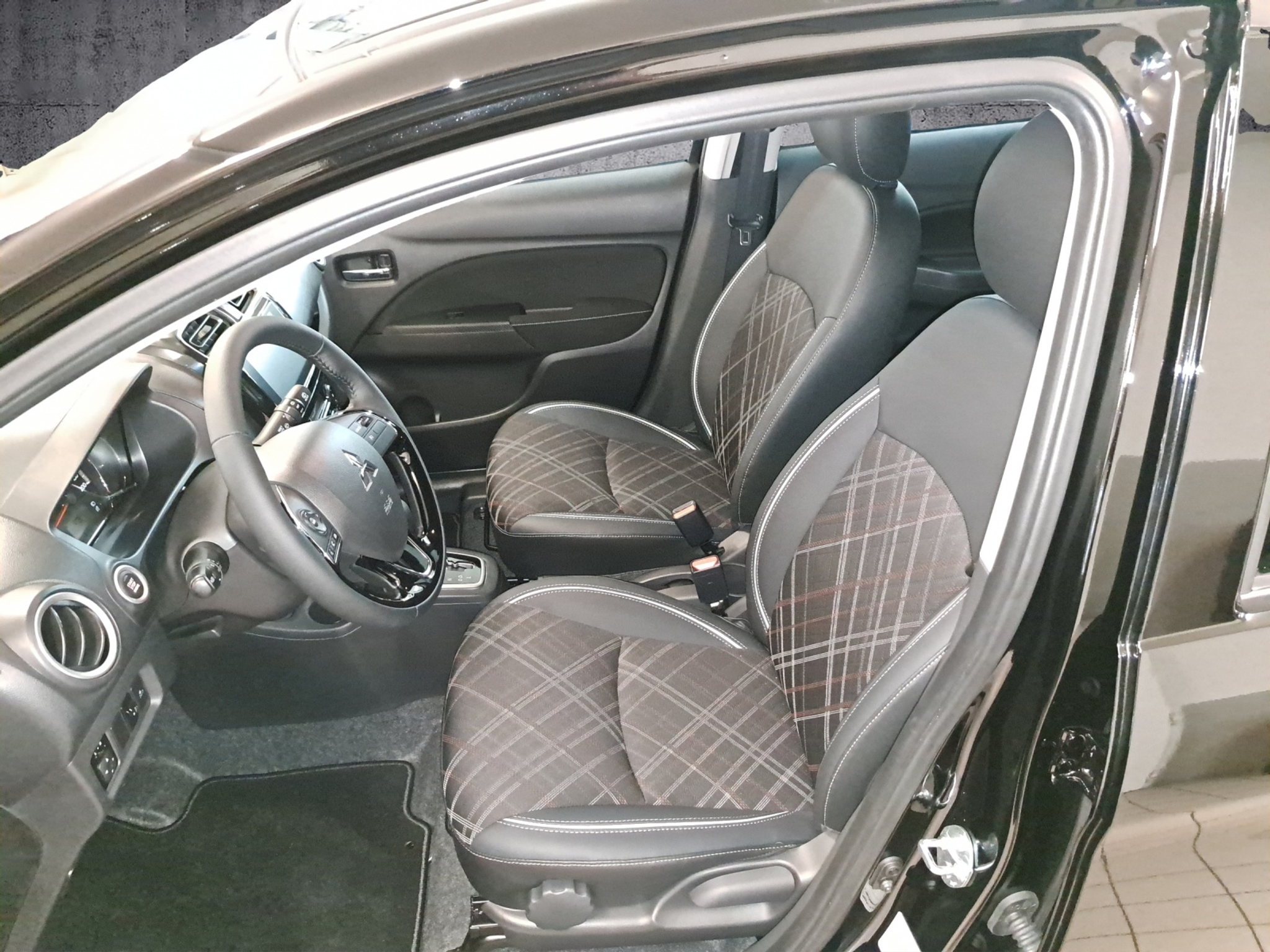 listing desktop thumbnail image 9