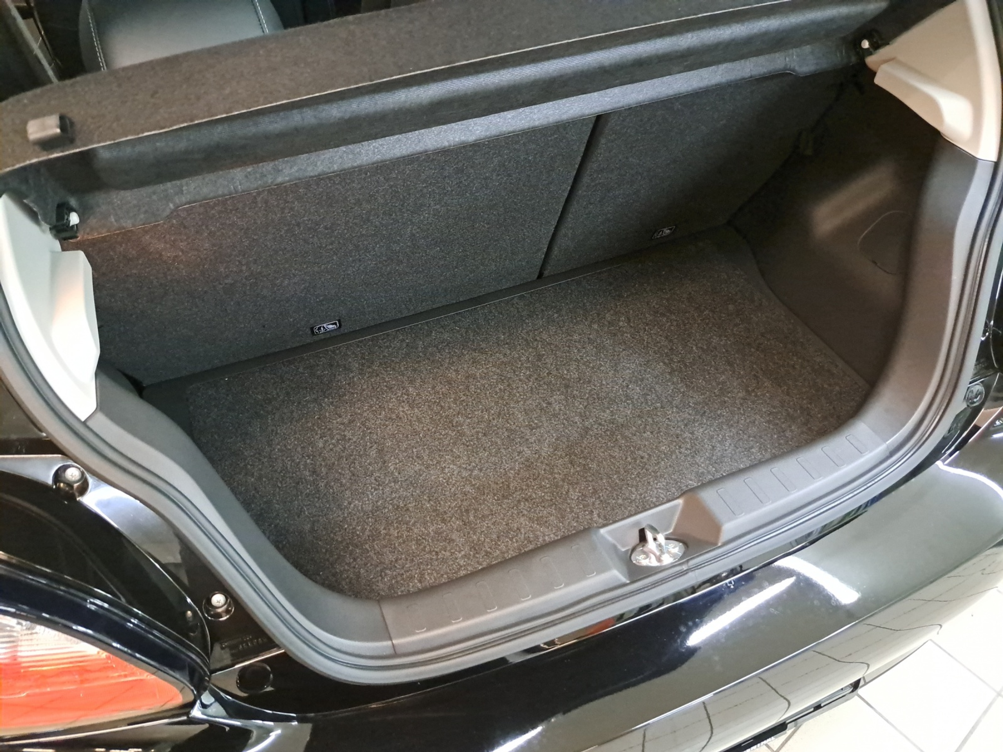 listing desktop thumbnail image 13