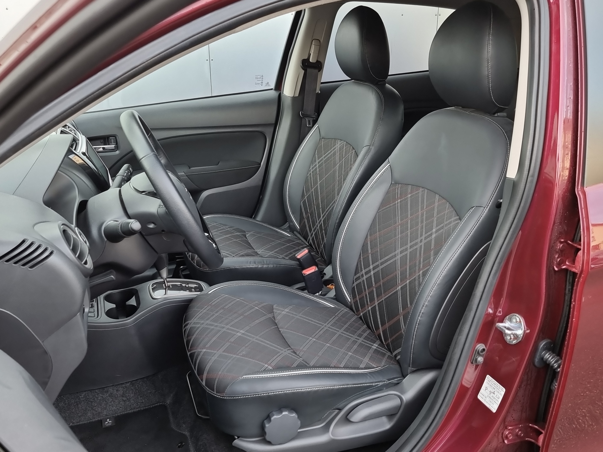 listing desktop thumbnail image 12