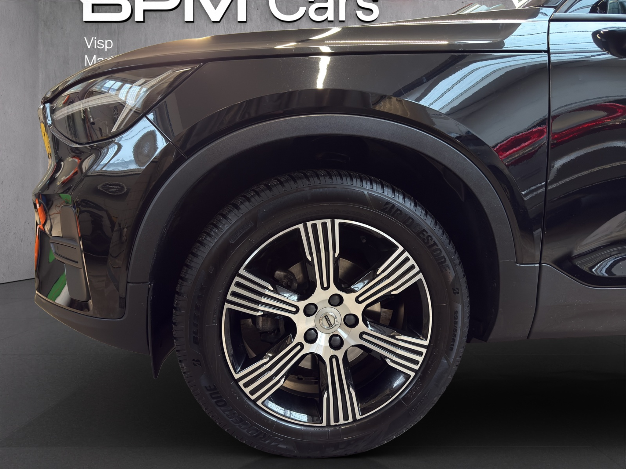 listing desktop thumbnail image 3