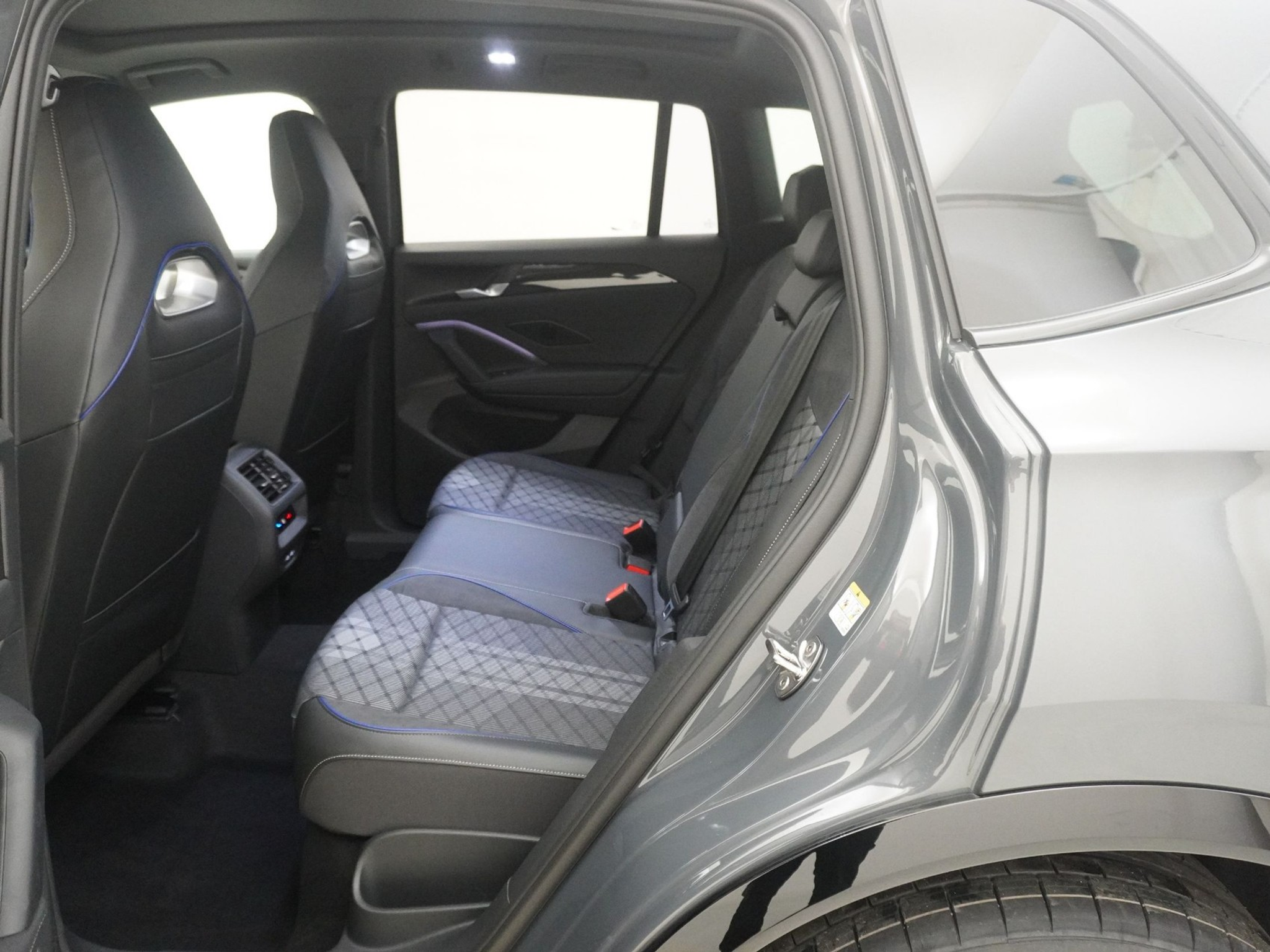 listing desktop thumbnail image 15