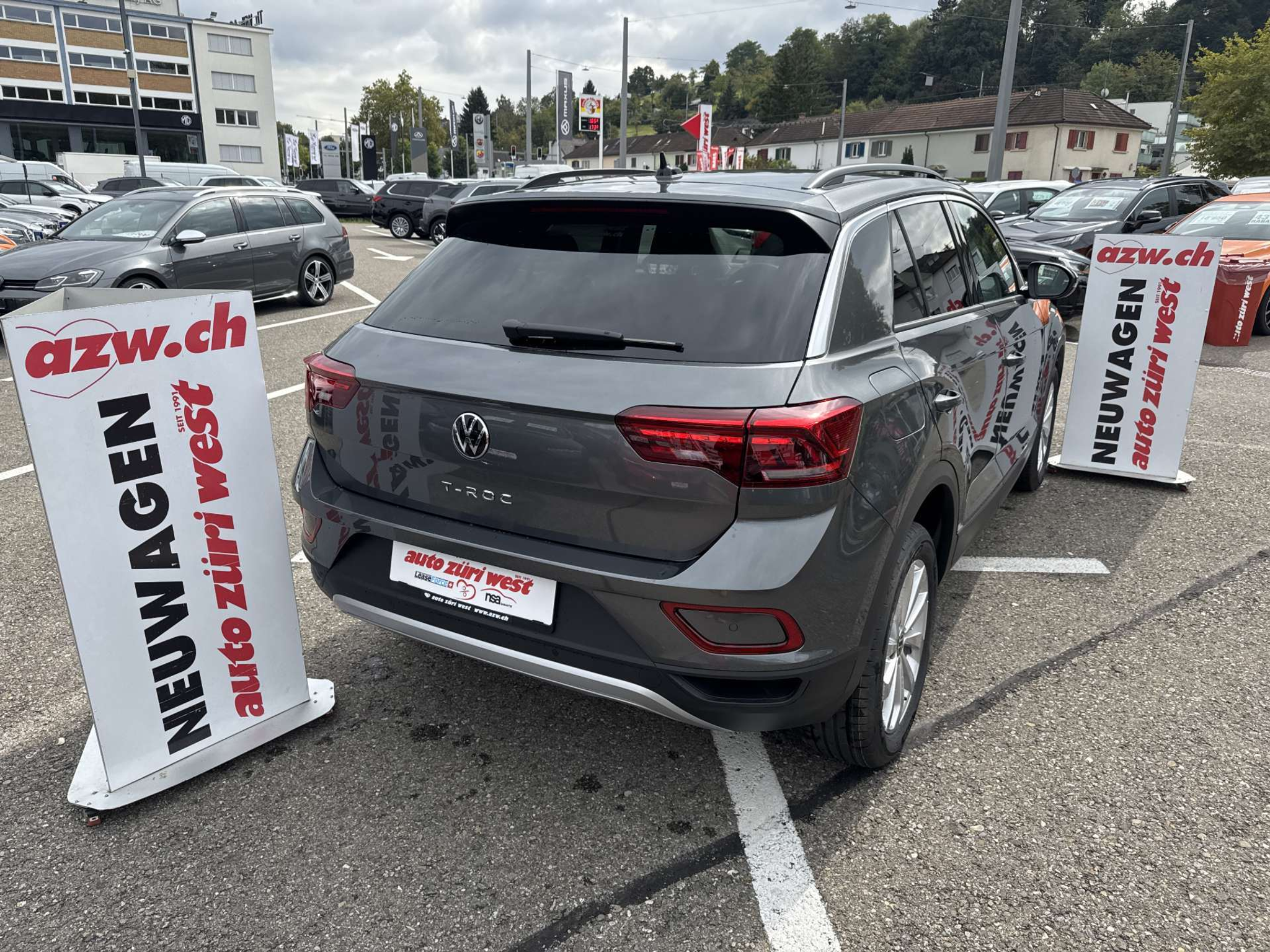 listing desktop thumbnail image 2