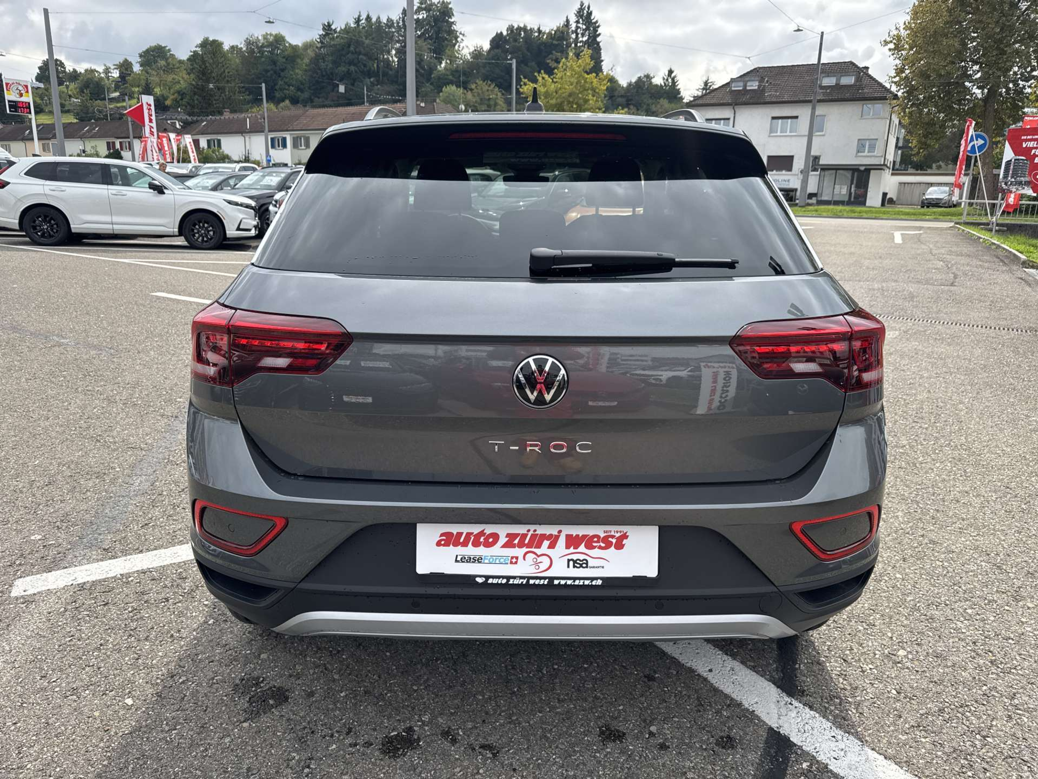 listing desktop thumbnail image 14