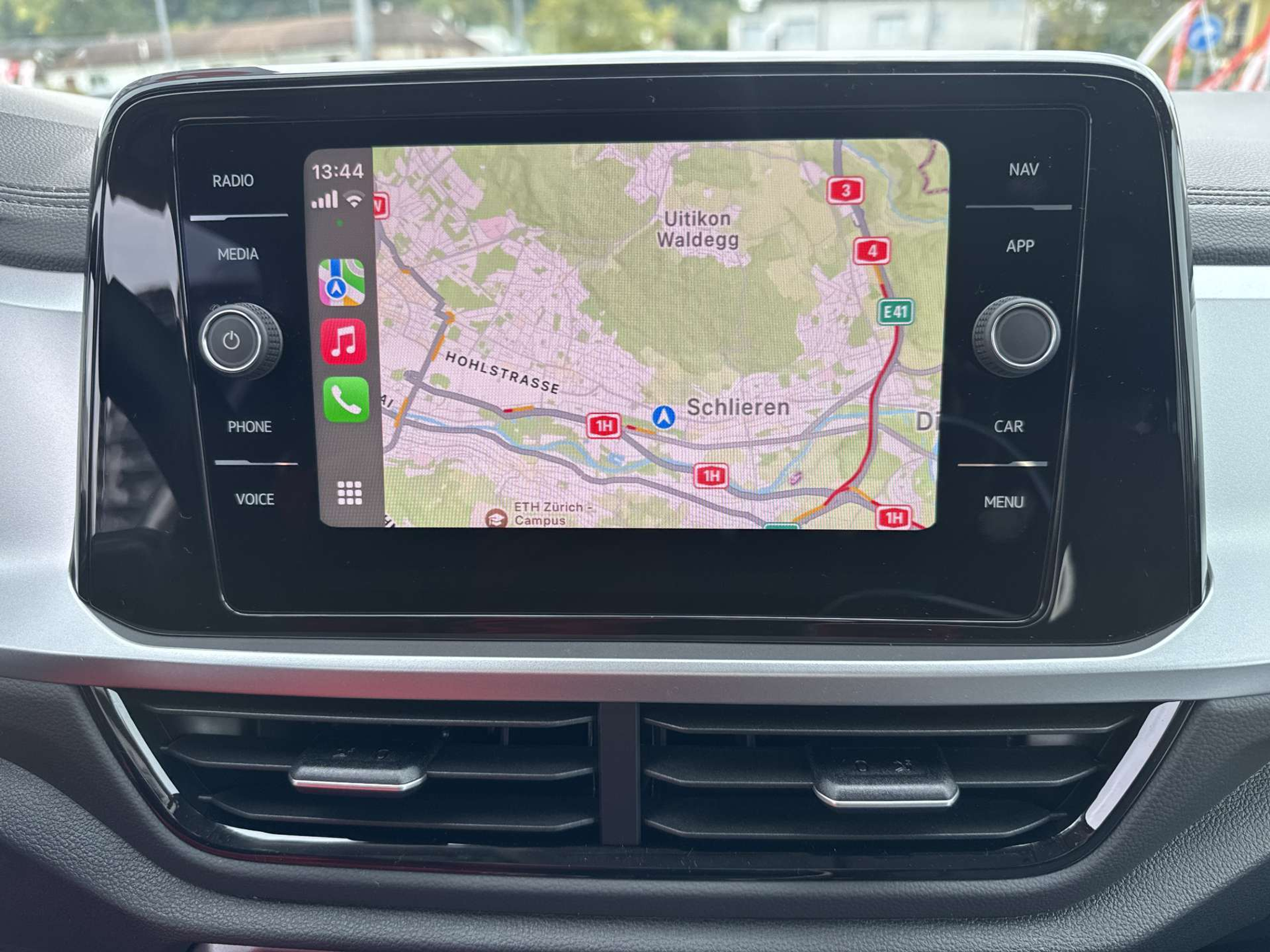 listing desktop thumbnail image 1