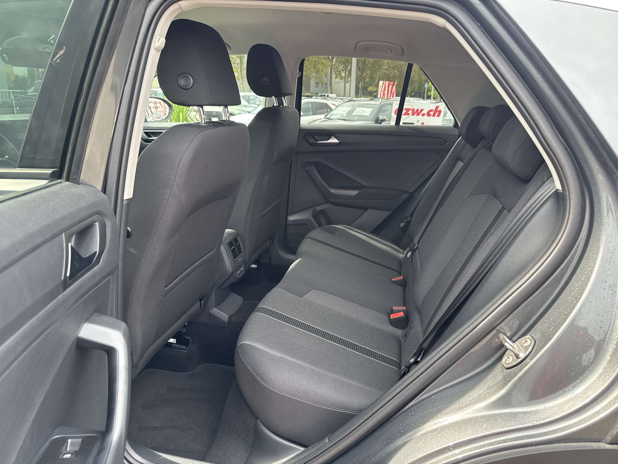 listing desktop thumbnail image 6