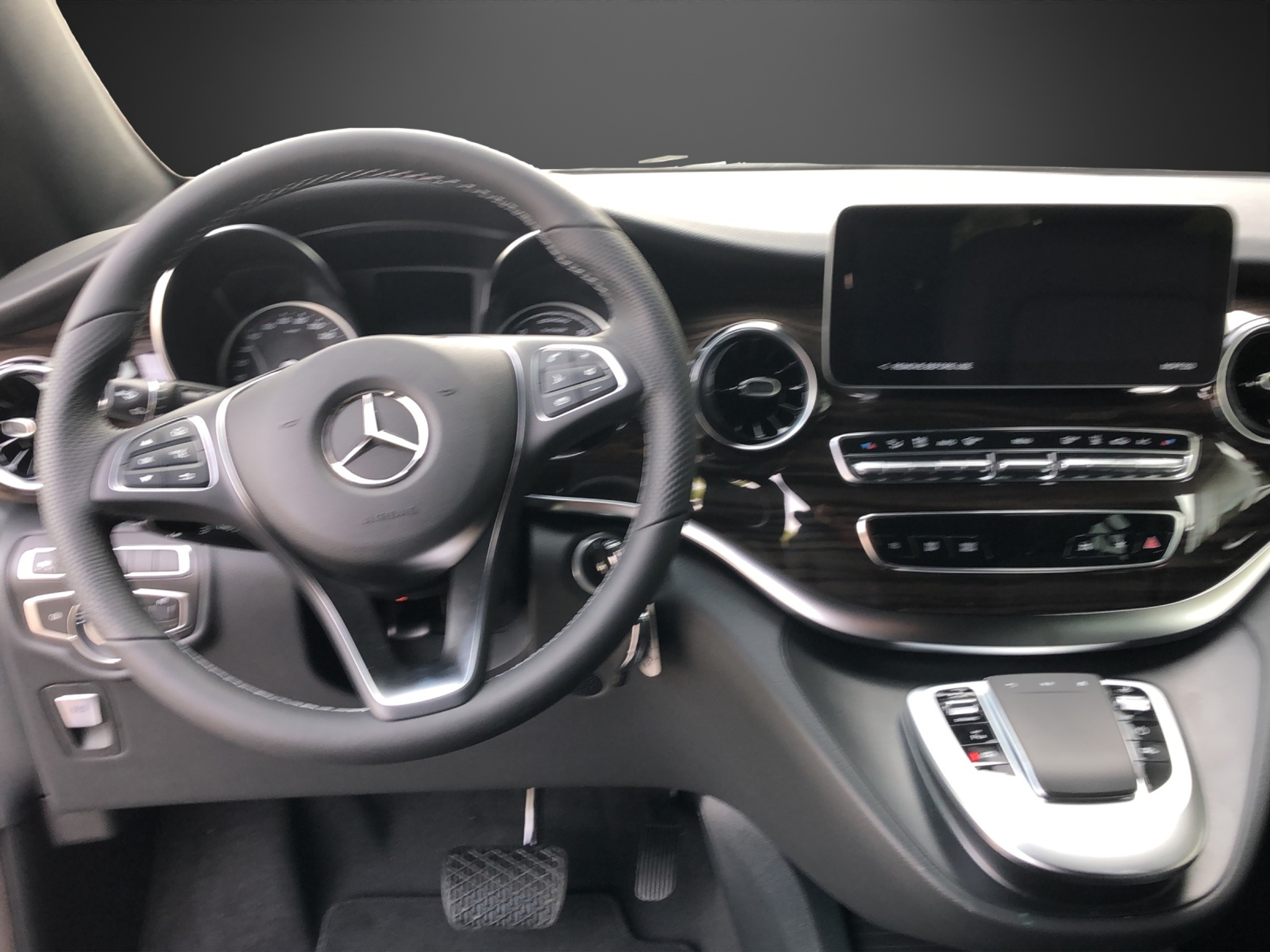 listing desktop thumbnail image 9