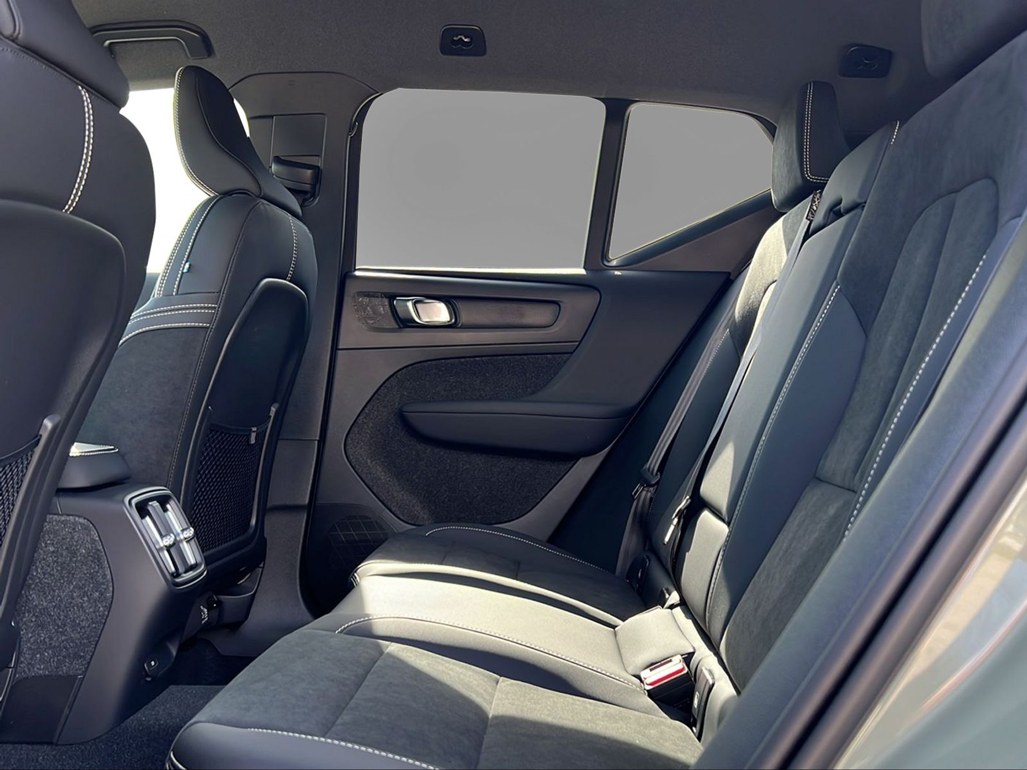 listing desktop thumbnail image 9