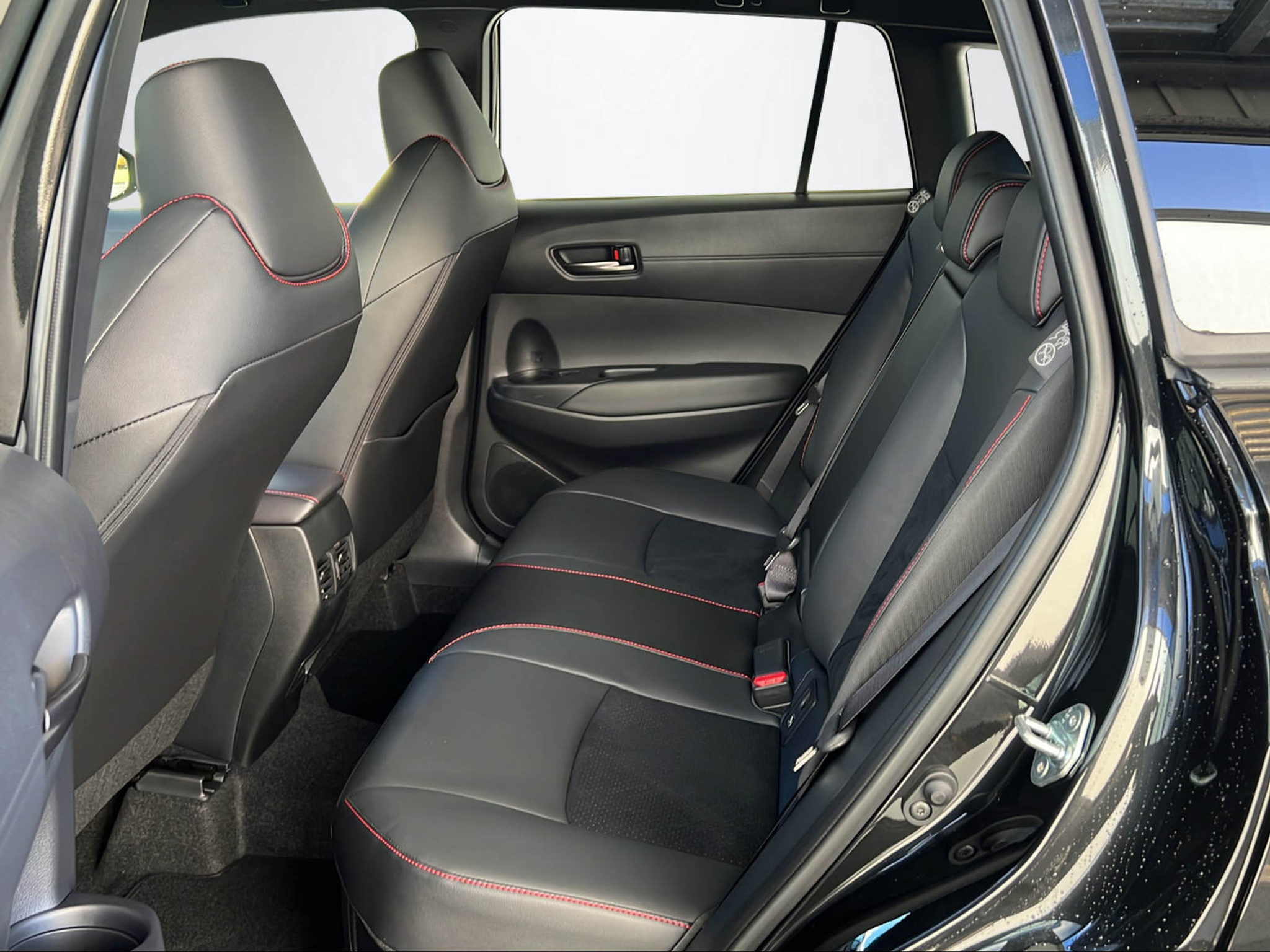 listing desktop thumbnail image 10