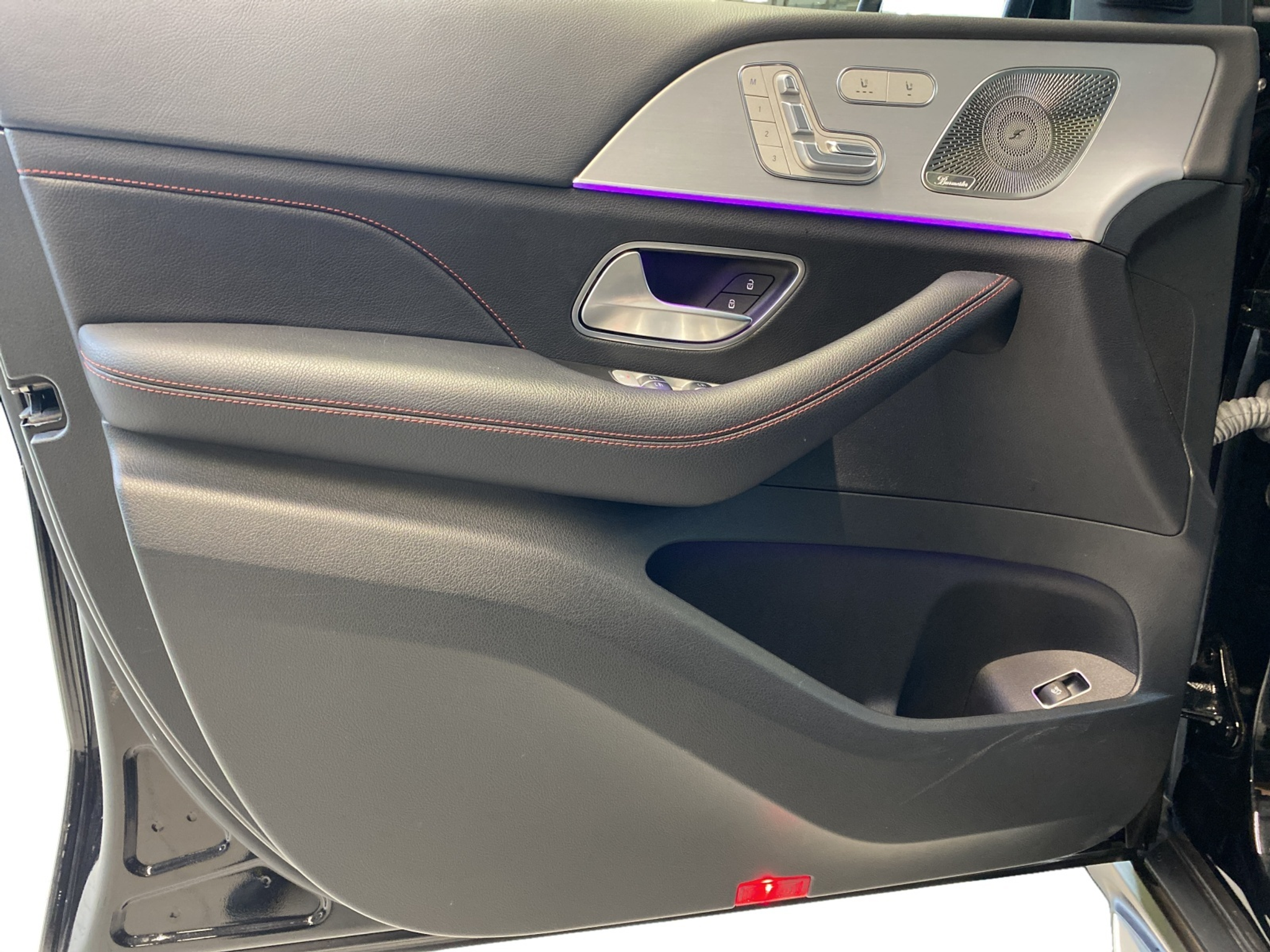 listing desktop thumbnail image 10