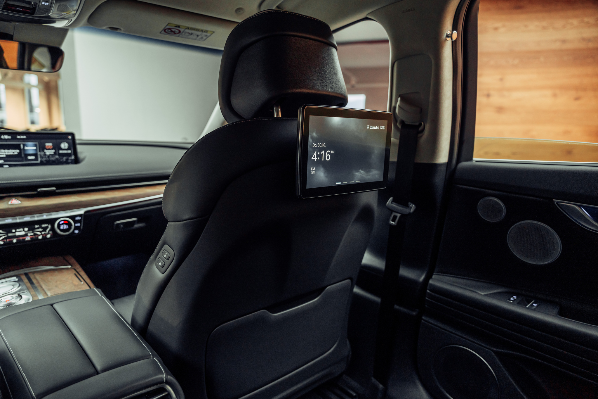 listing desktop thumbnail image 11