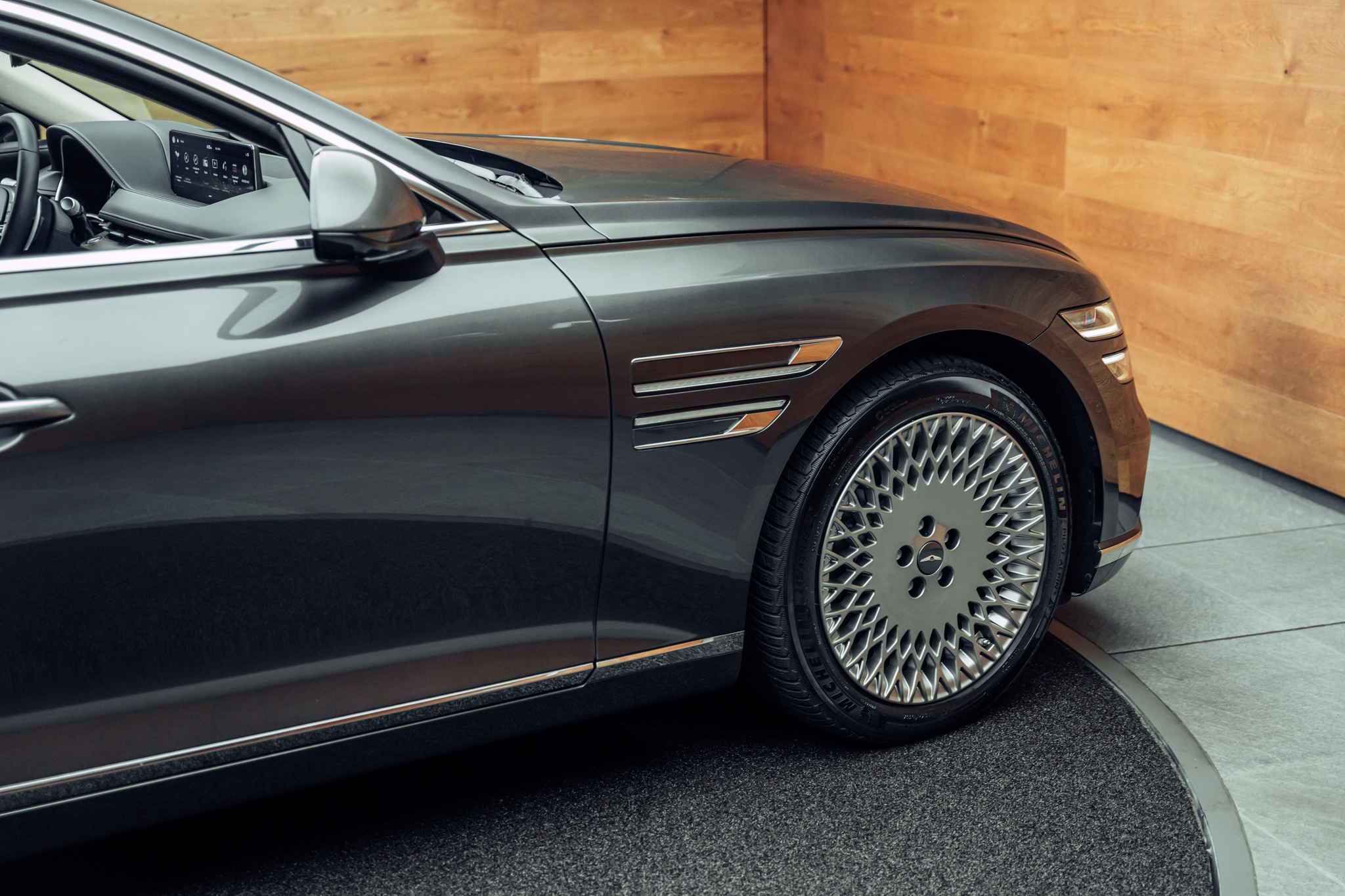 listing desktop thumbnail image 18