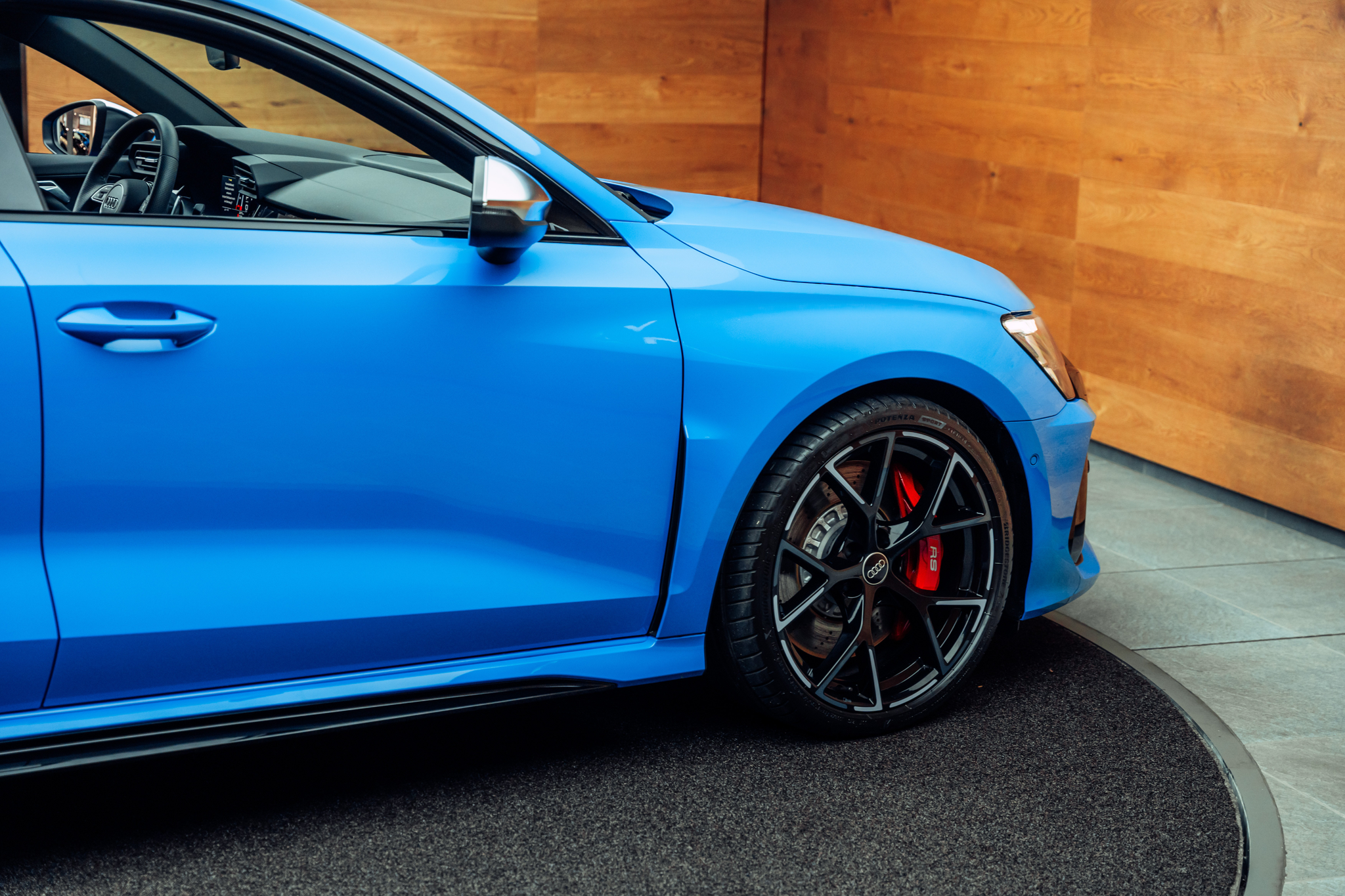 listing desktop thumbnail image 17